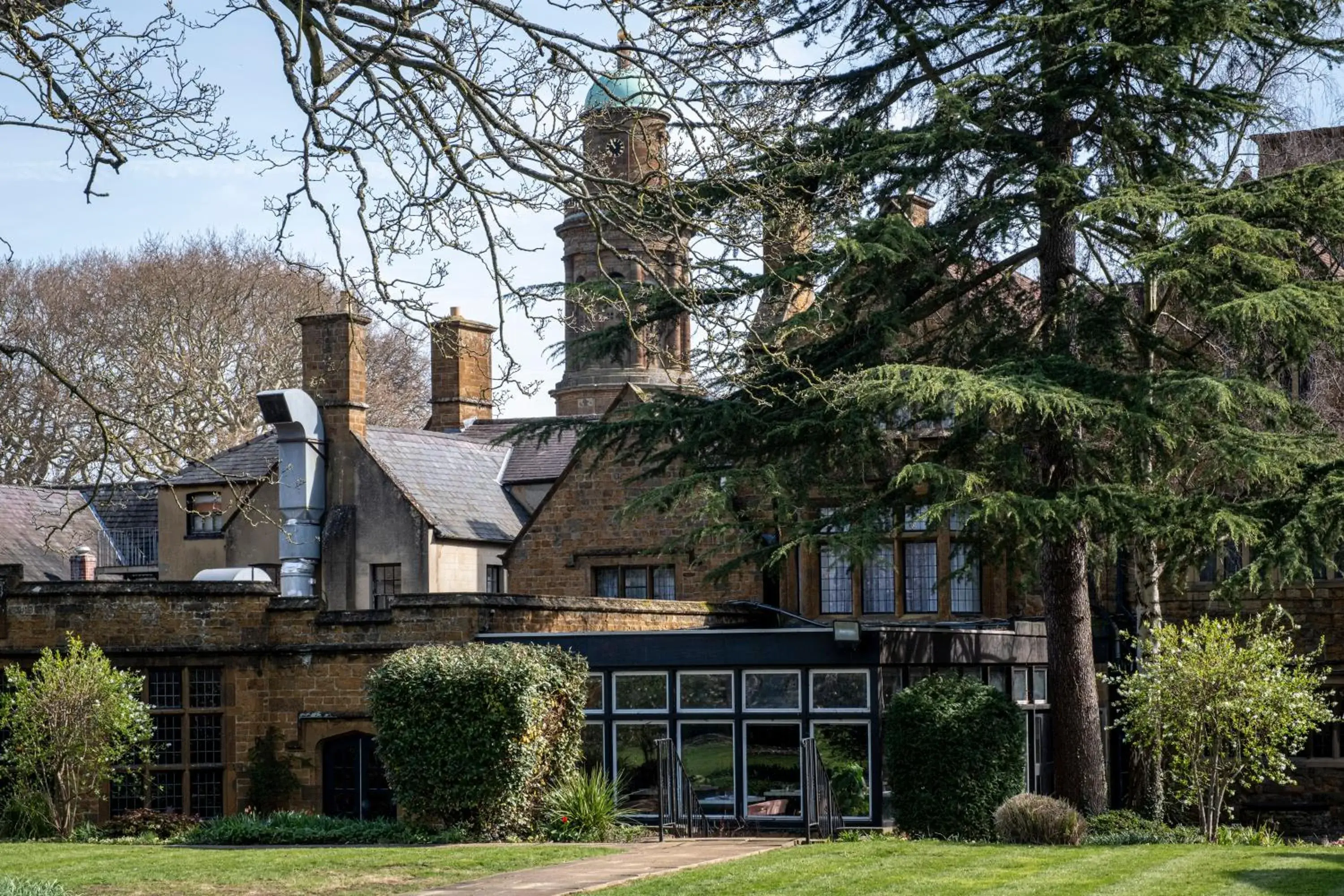 Property Building in Mercure Banbury Whately Hall Hotel