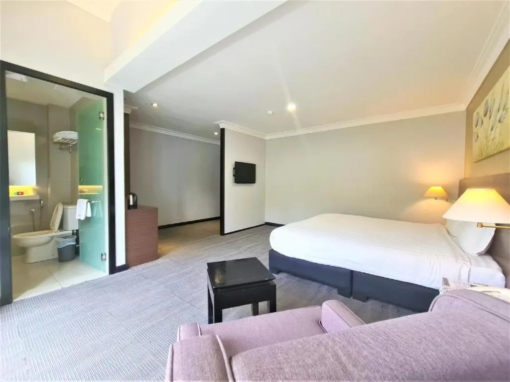 Bedroom, Bed in Merdeka Hotel Kluang