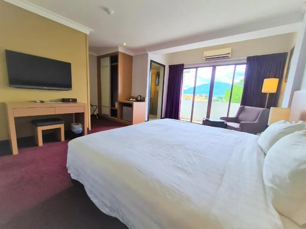 Bedroom, Bed in Merdeka Hotel Kluang