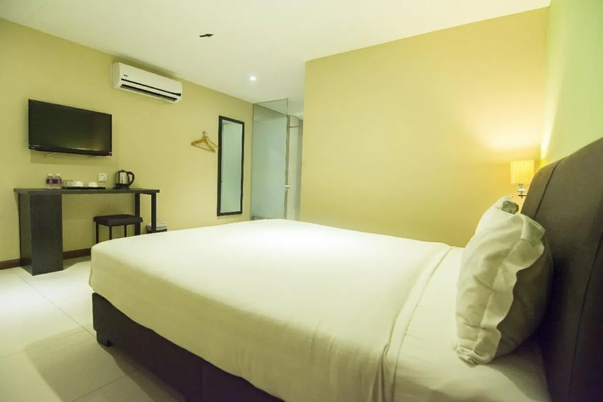 Bedroom, Bed in Merdeka Hotel Kluang