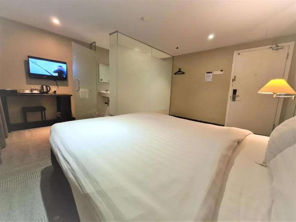 Bedroom, Bed in Merdeka Hotel Kluang