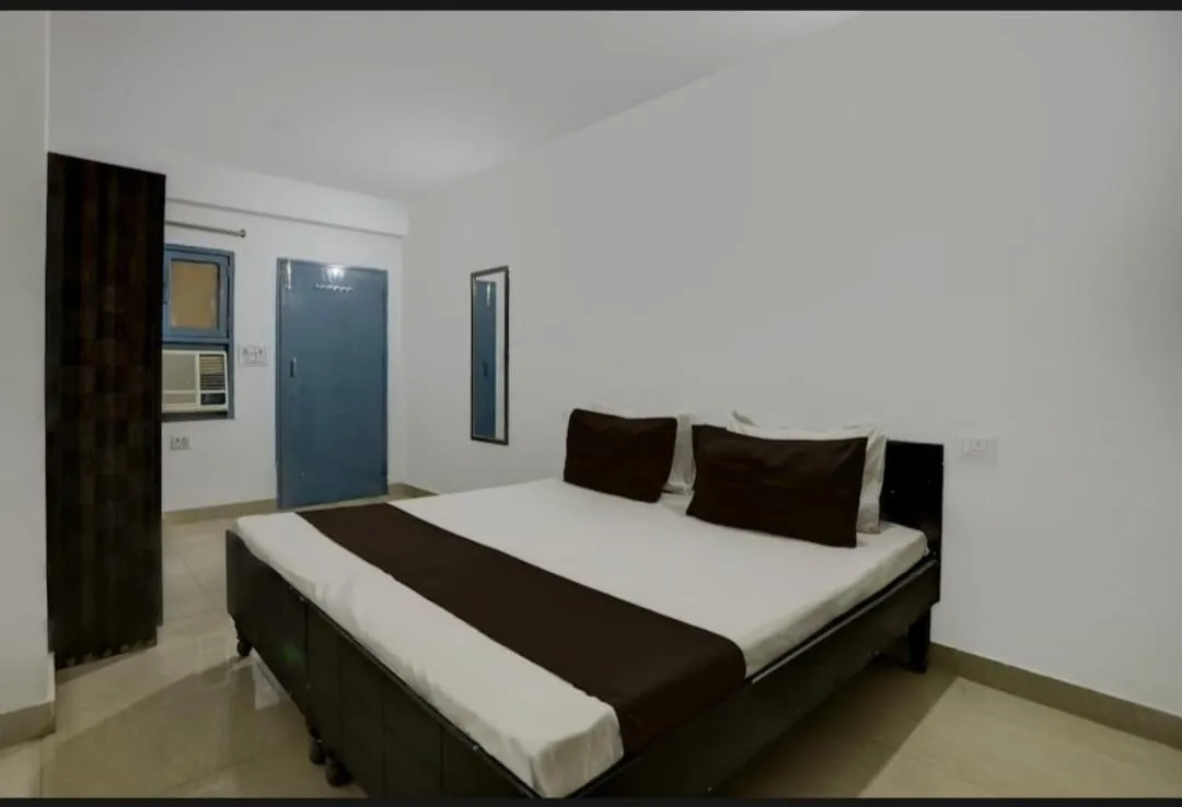 air conditioner, Bed in Roswell Nest