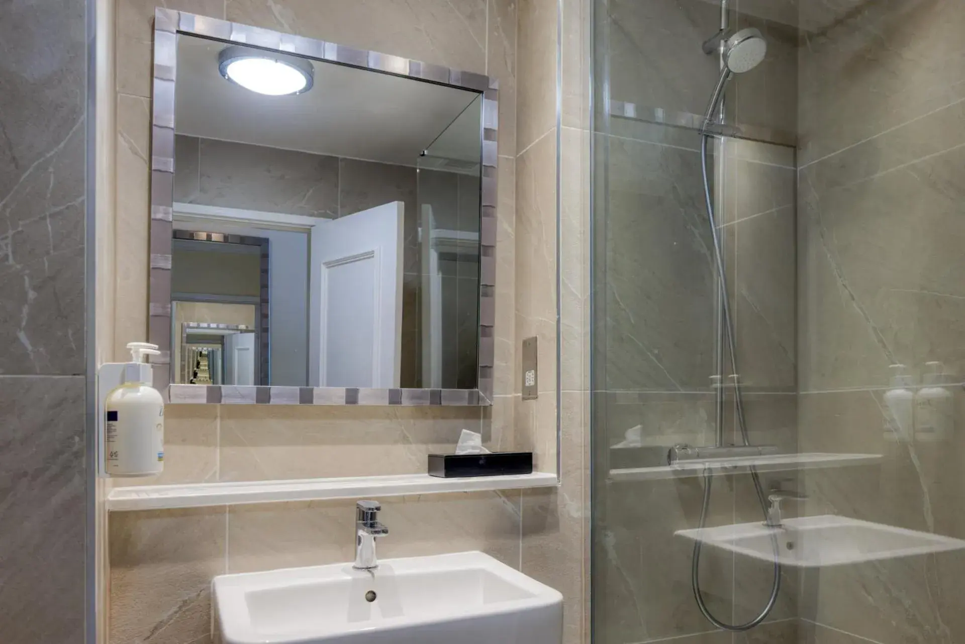 Double Room with Balcony in New Bath Hotel & Spa, a member of Radisson Individuals Double Room with Balcony in New Bath Hotel & Spa, a member of Radisson Individuals