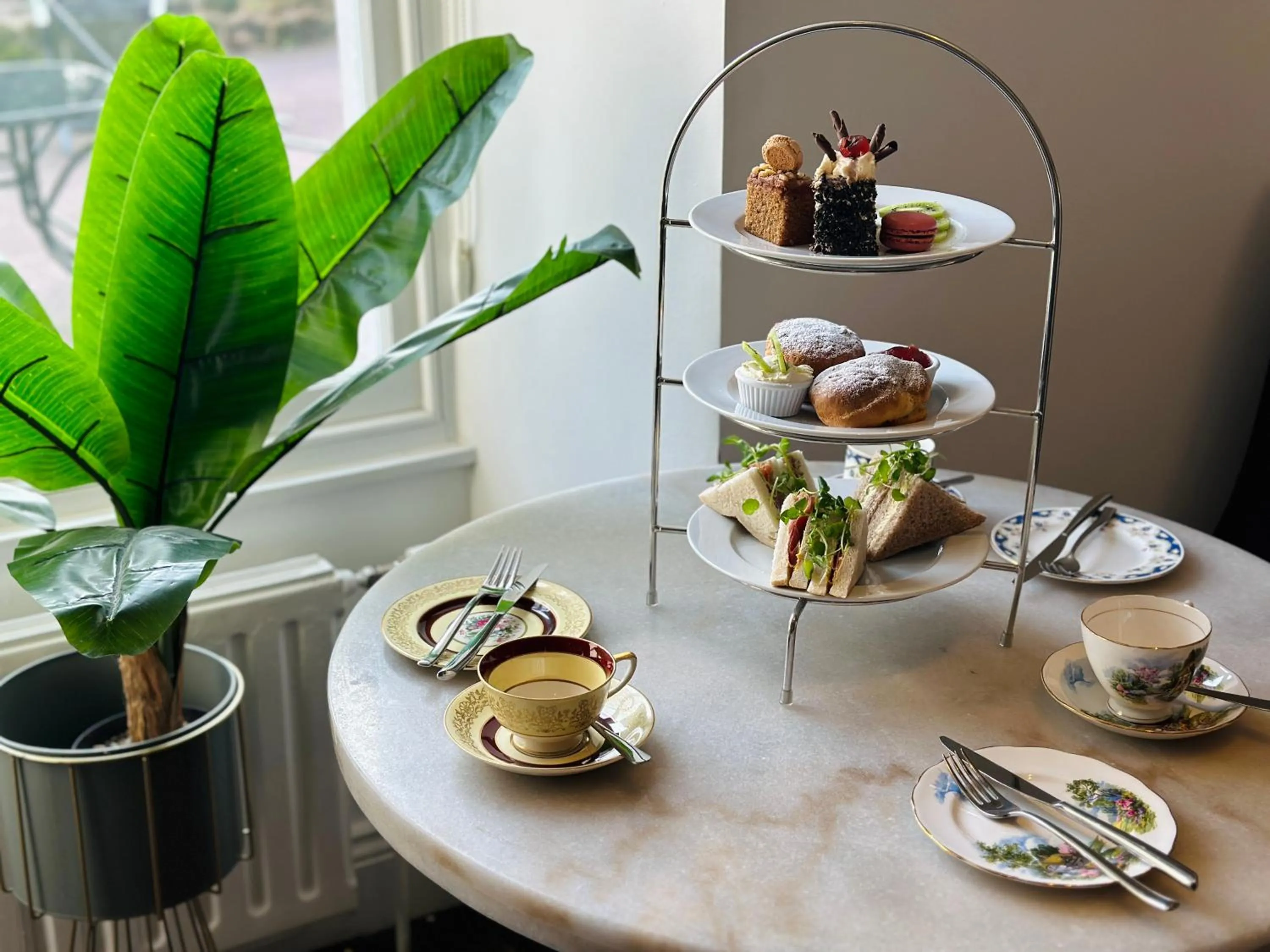 Coffee/tea facilities in New Bath Hotel & Spa