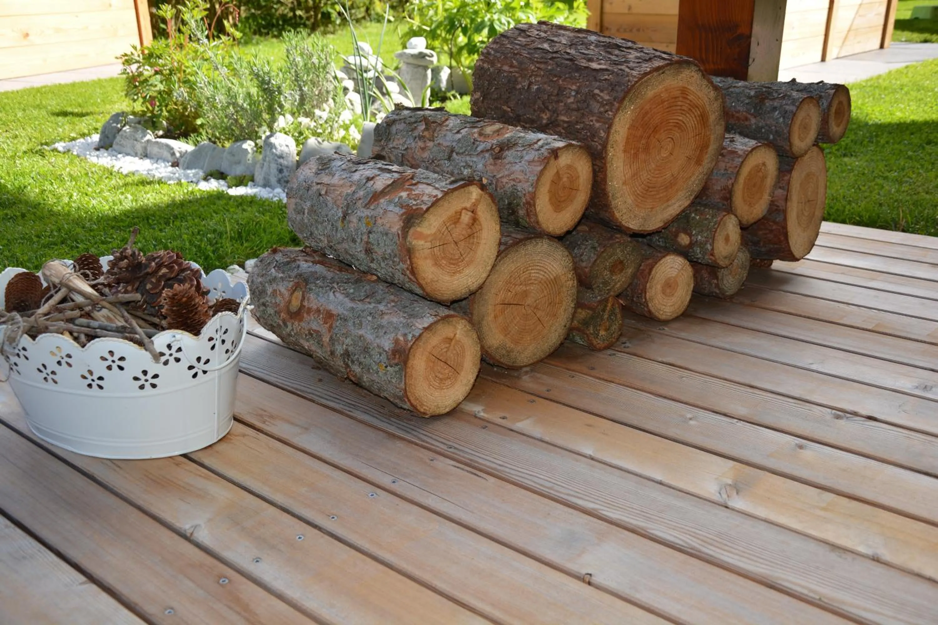 Garden in Appart Weisse Urlauben am Wolfgangsee