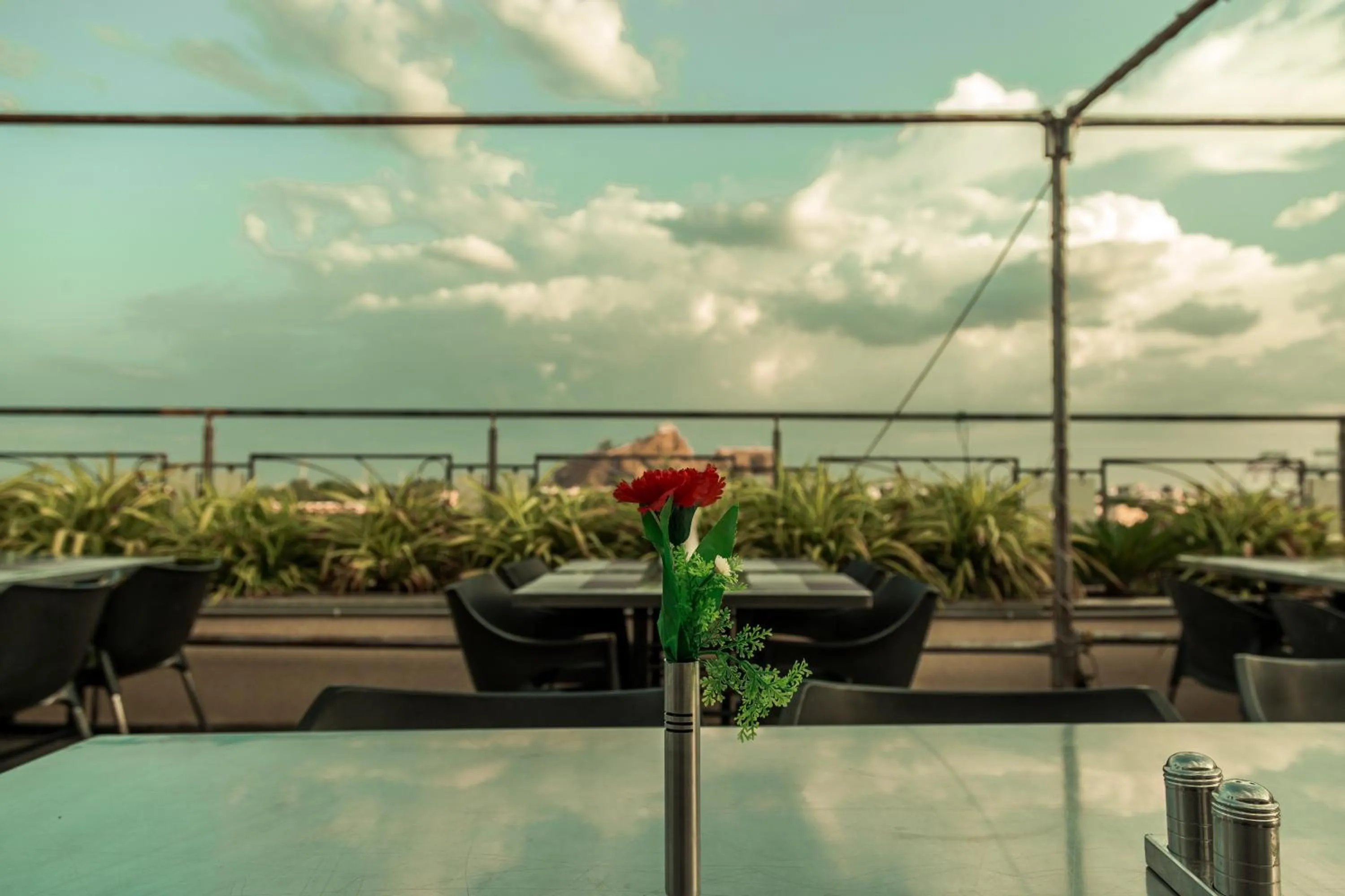 Restaurant/places to eat in Hotel Rockfort View by Park Elanza