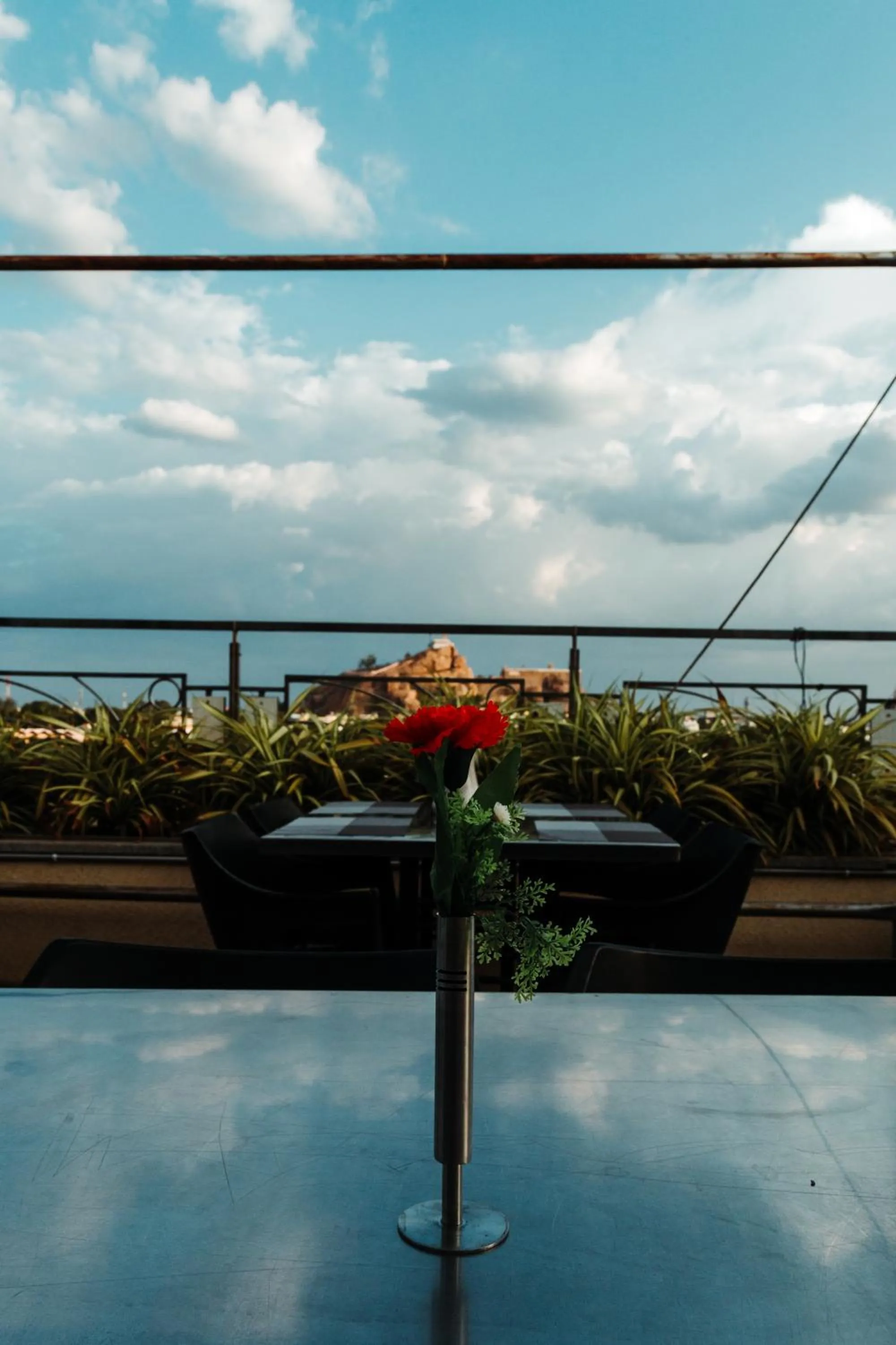 Restaurant/places to eat in Hotel Rockfort View by Park Elanza