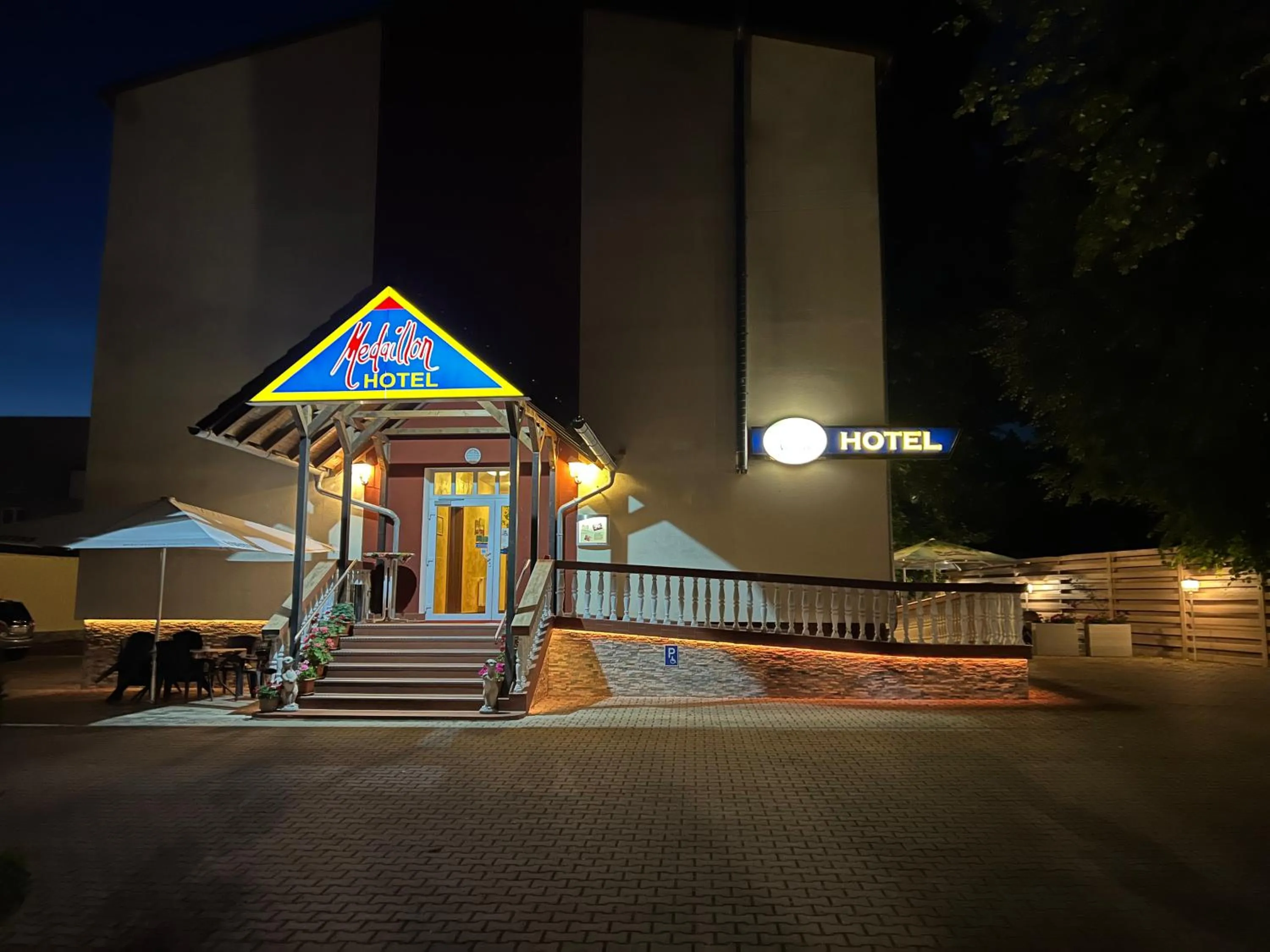 Property building in Hotel Medaillon