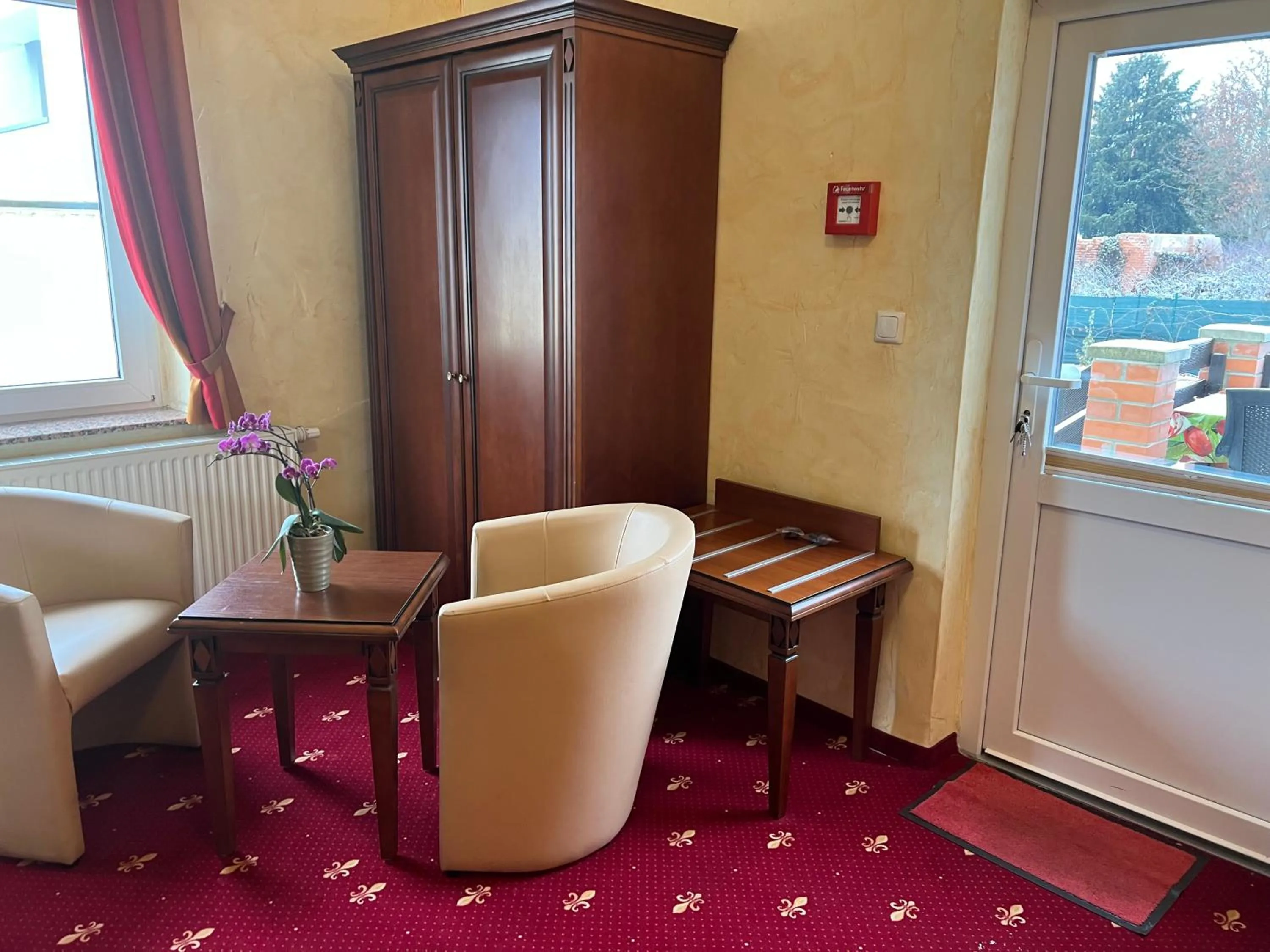 Seating area in Hotel Medaillon