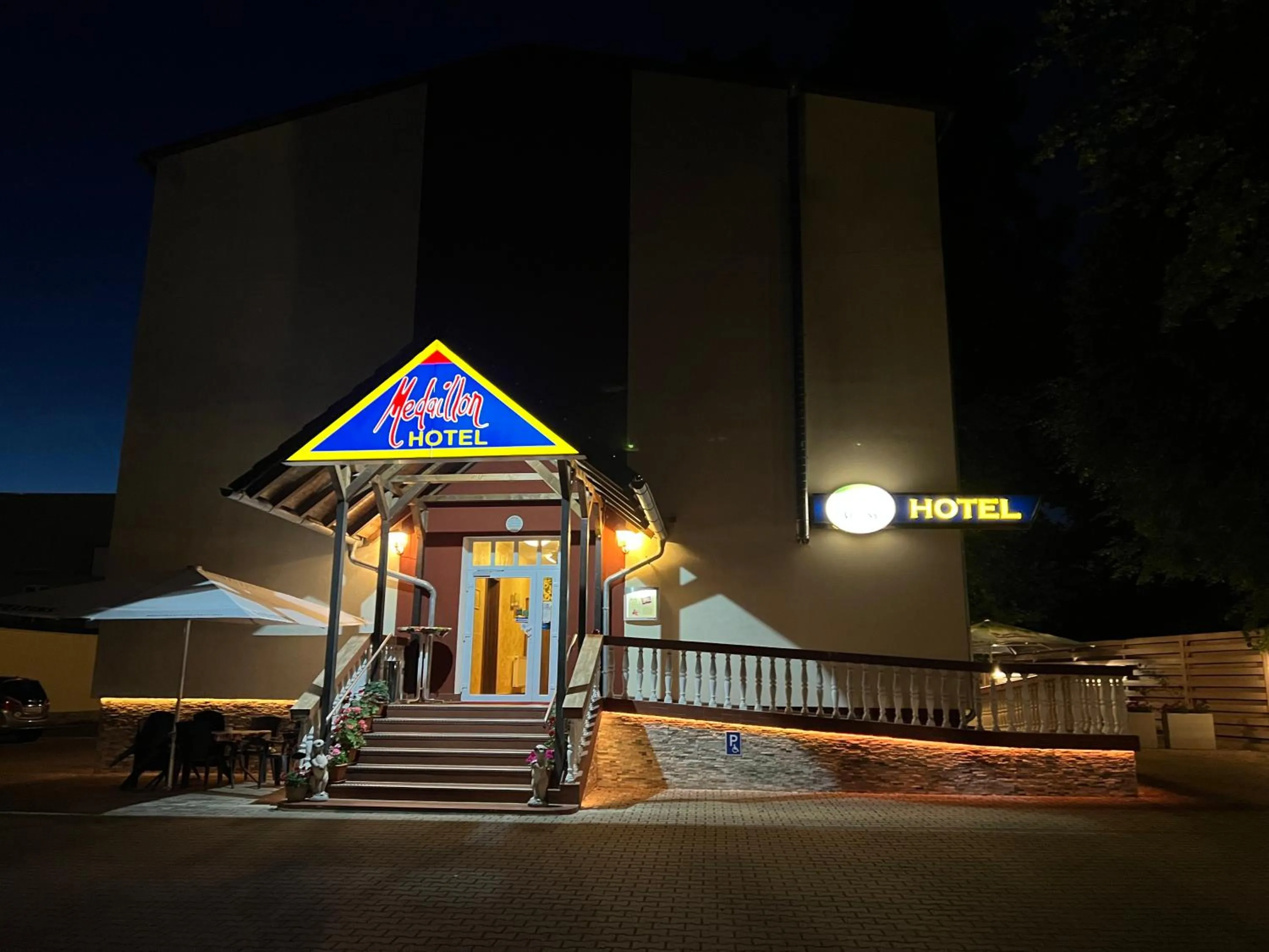 Property building in Hotel Medaillon