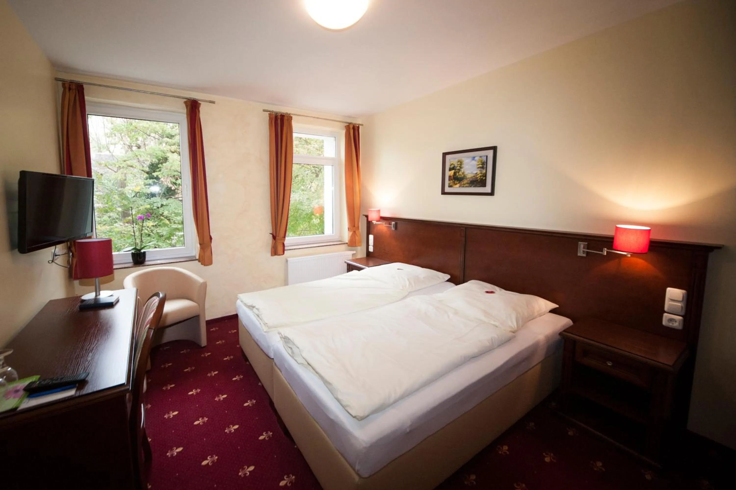 Photo of the whole room, Bed in Hotel Medaillon