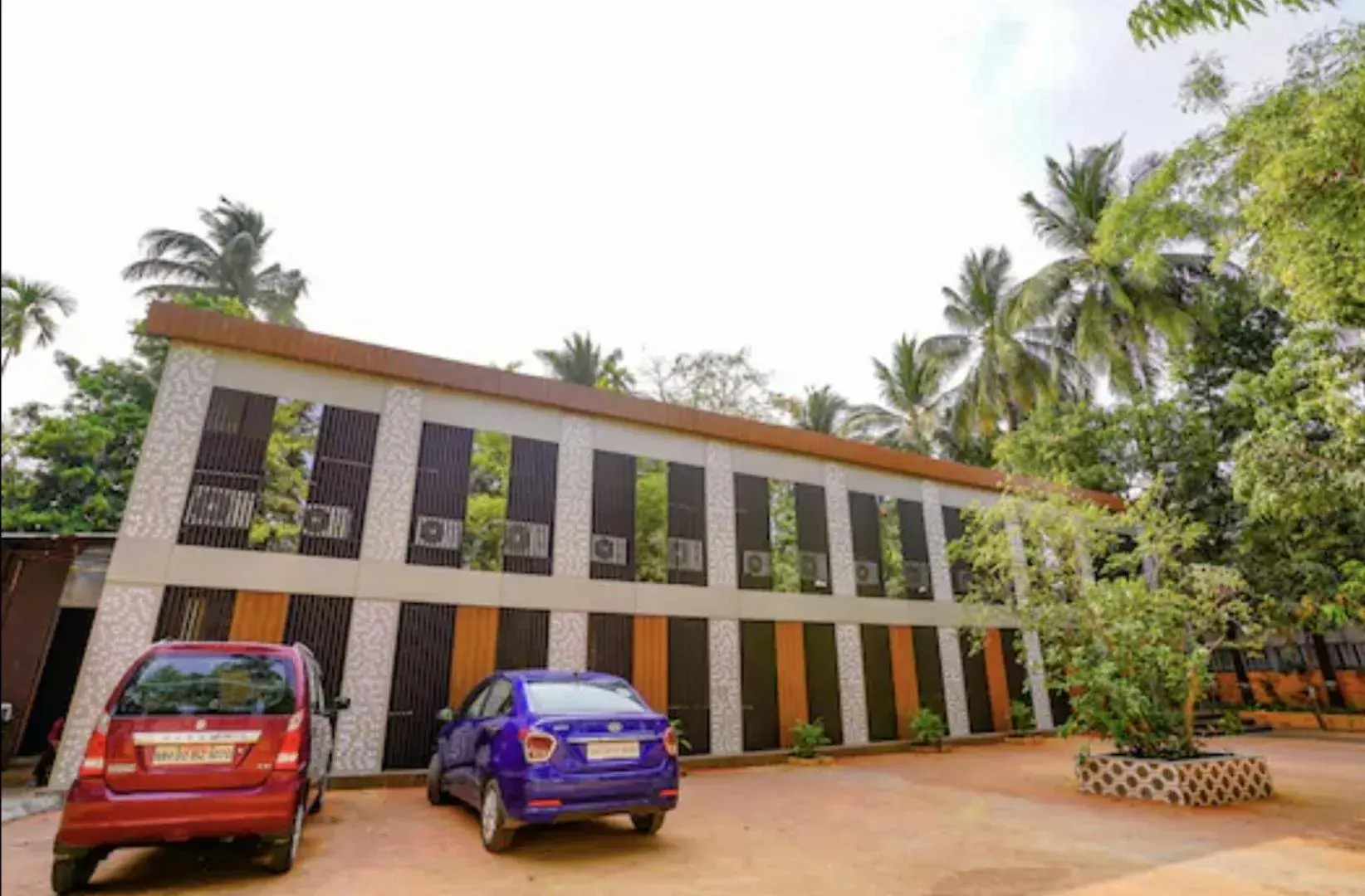 Property building in HOTEL MOON LITE RESIDENCY - Marve Road Malad West Property building in HOTEL MOON LITE RESIDENCY - Marve Road Malad West