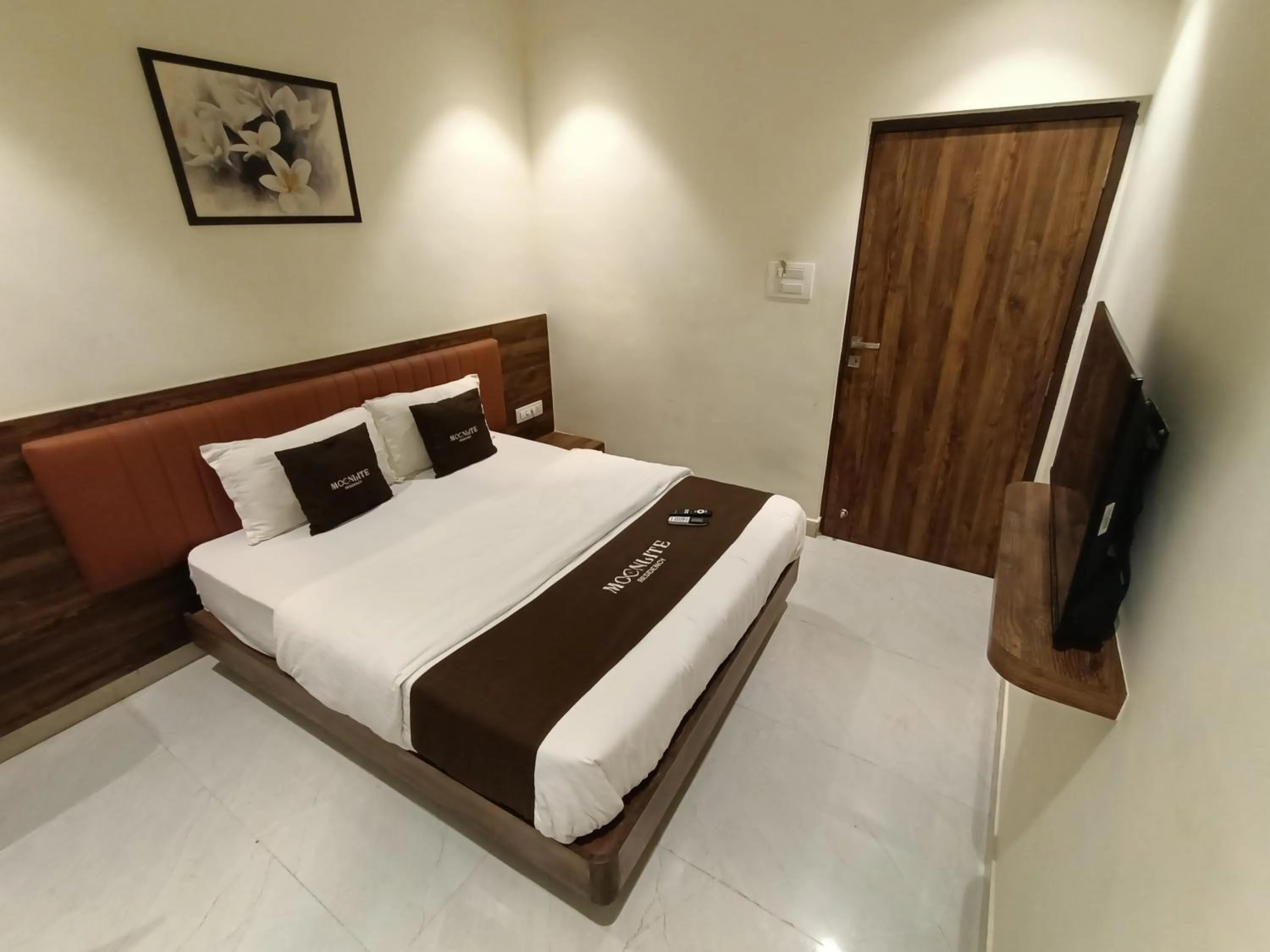 Bed in HOTEL MOON LITE RESIDENCY - Marve Road Malad West