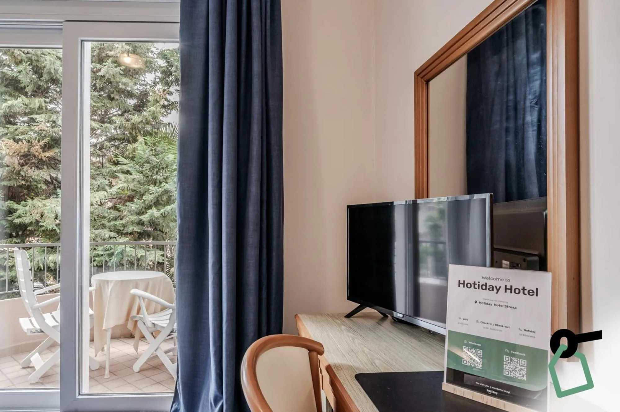 TV and multimedia in Hotiday Room Collection - Stresa