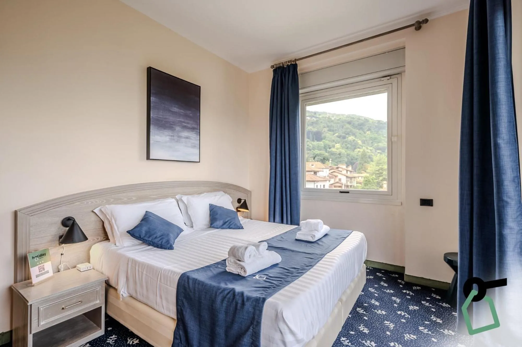 Coffee/tea facilities, Bed in Hotiday Room Collection - Stresa