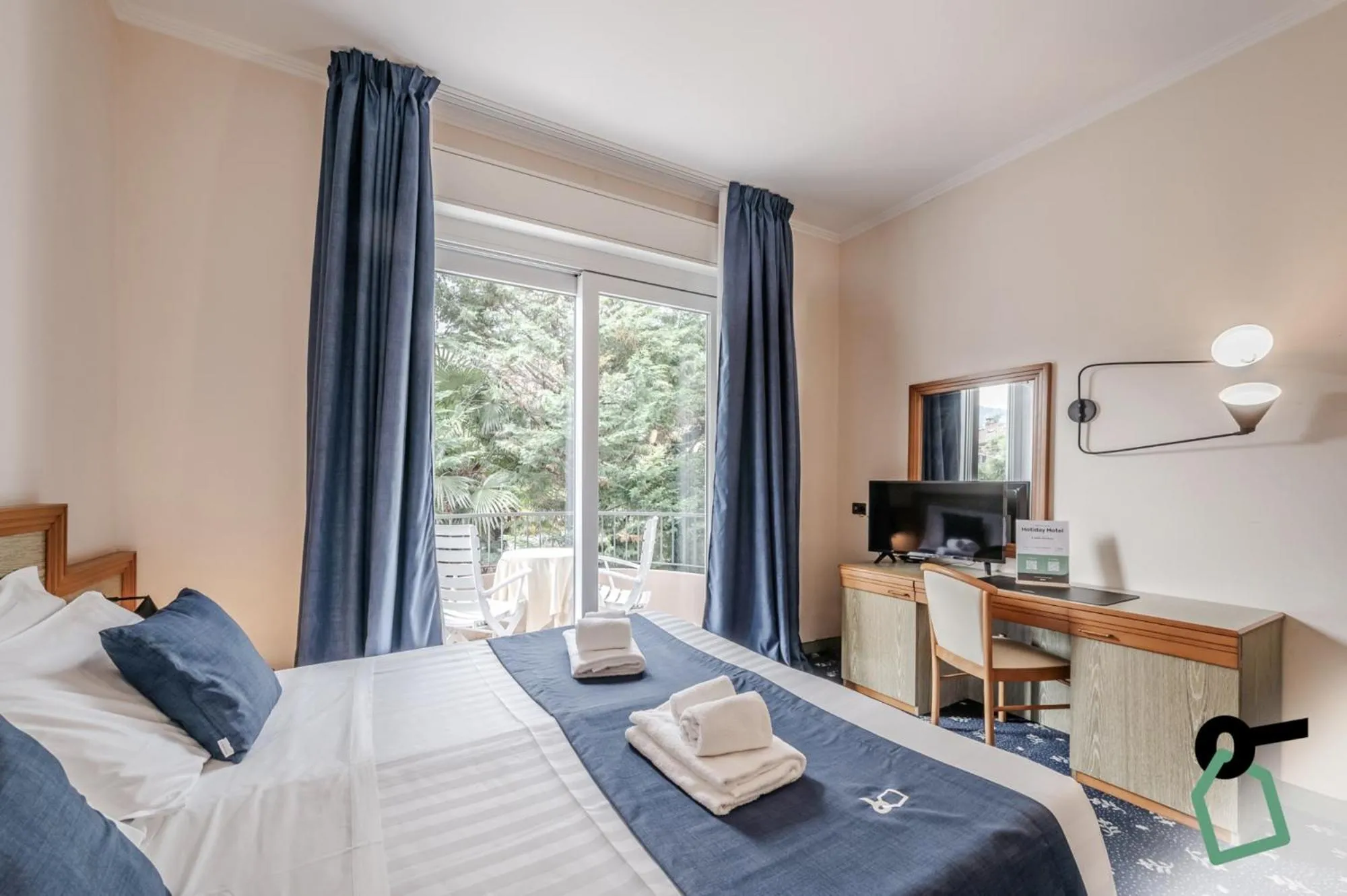 Photo of the whole room, Bed in Hotiday Room Collection - Stresa