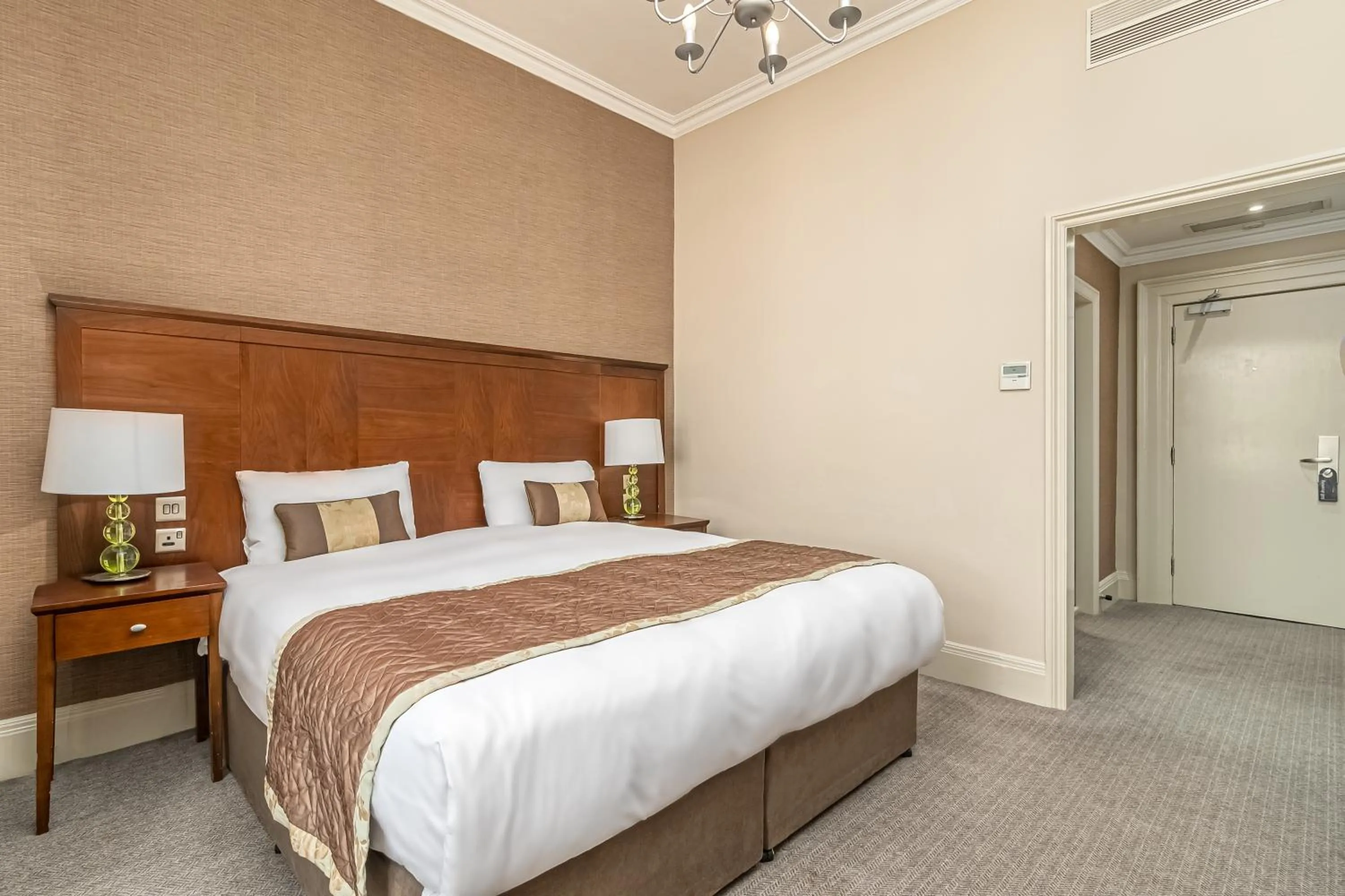 Bedroom, Bed in Mercure Salisbury White Hart Hotel & Apartments