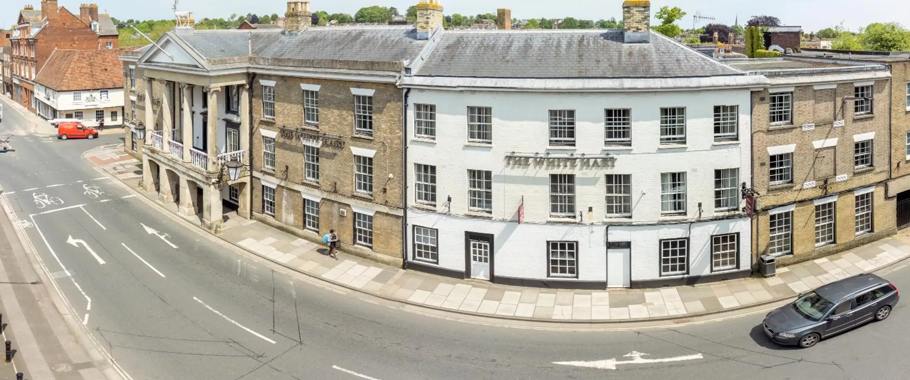 Property building in Mercure Salisbury White Hart Hotel & Apartments Property building in Mercure Salisbury White Hart Hotel & Apartments