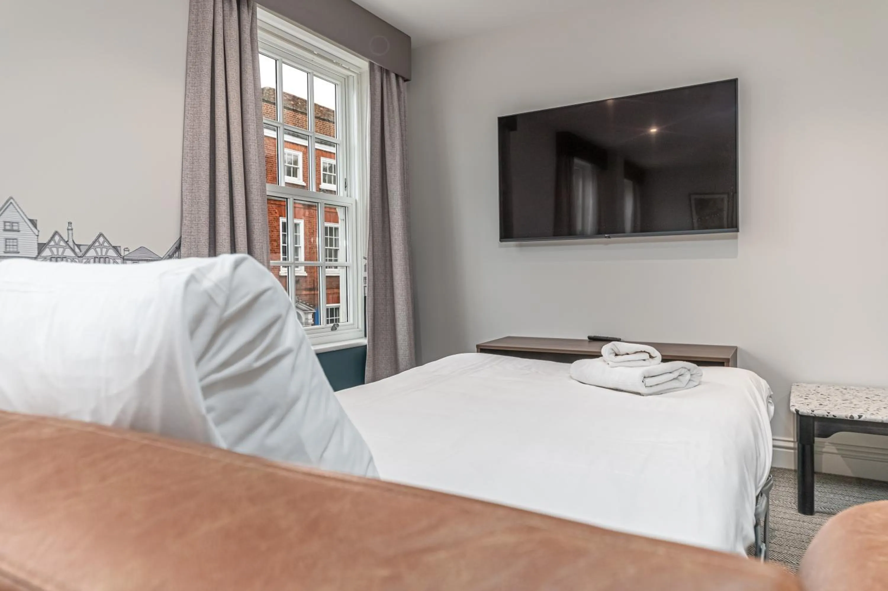 Bed in Mercure Salisbury White Hart Hotel & Apartments