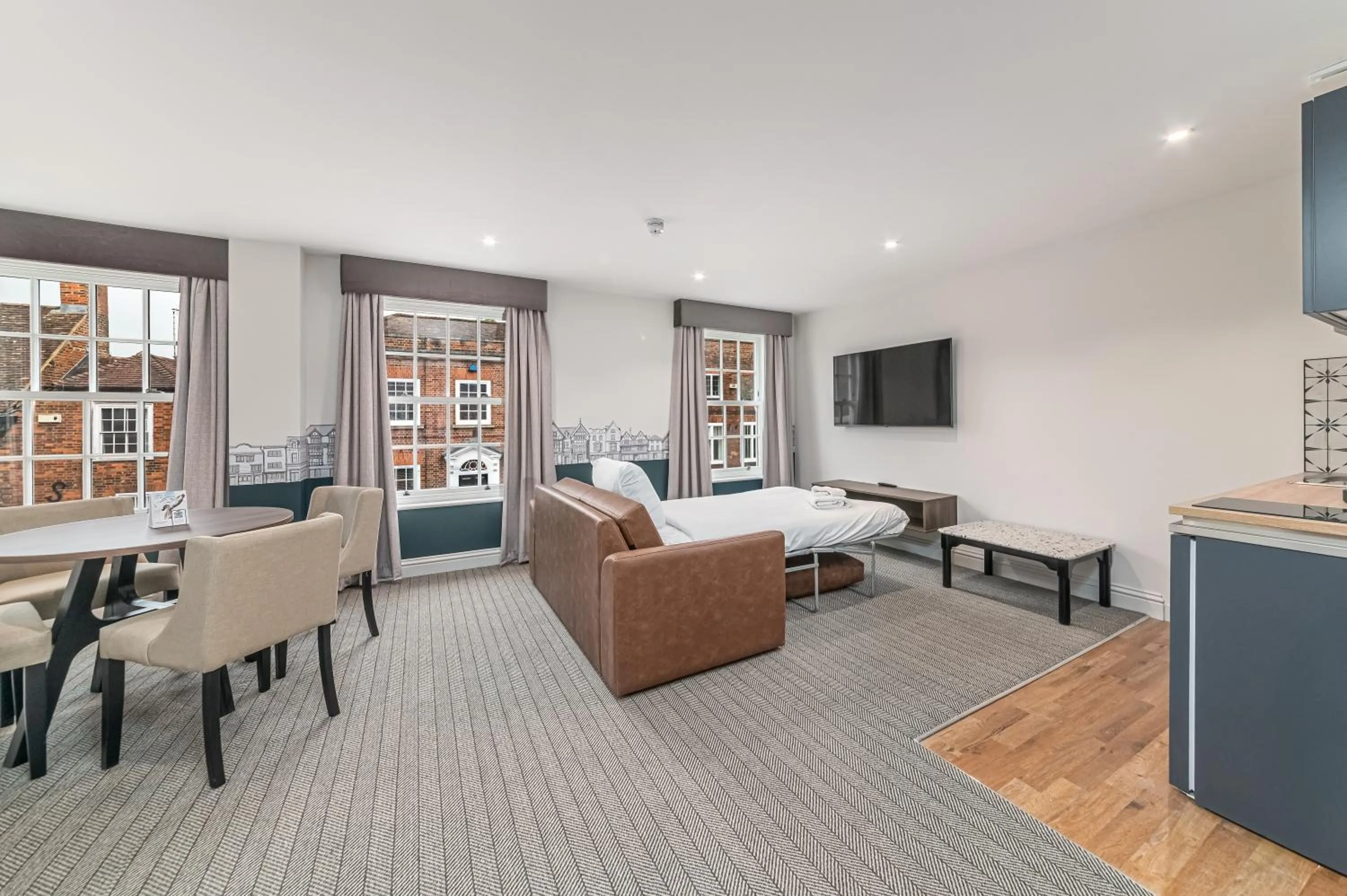 Bed in Mercure Salisbury White Hart Hotel & Apartments