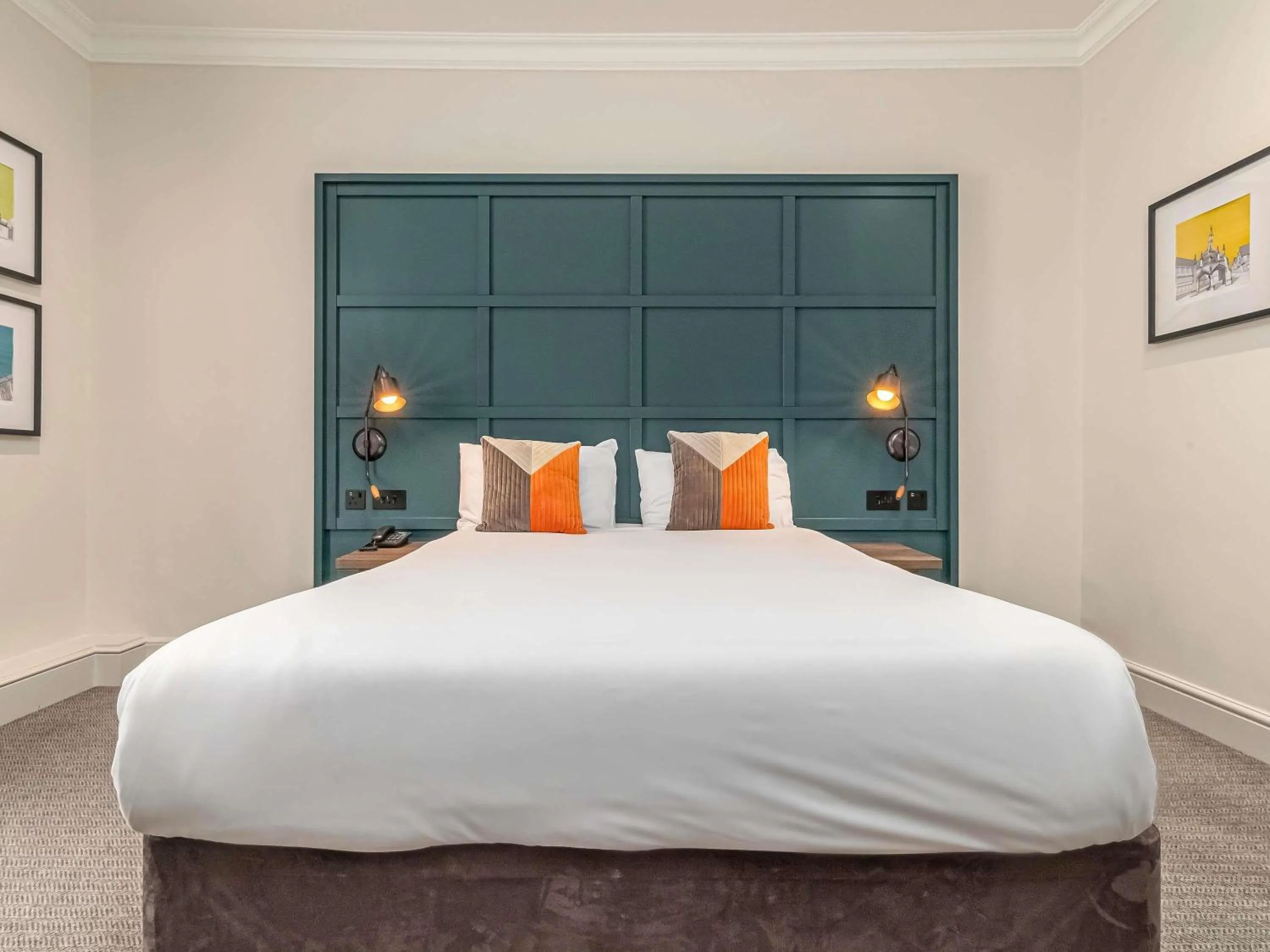 Bedroom, Bed in Mercure Salisbury White Hart Hotel & Apartments