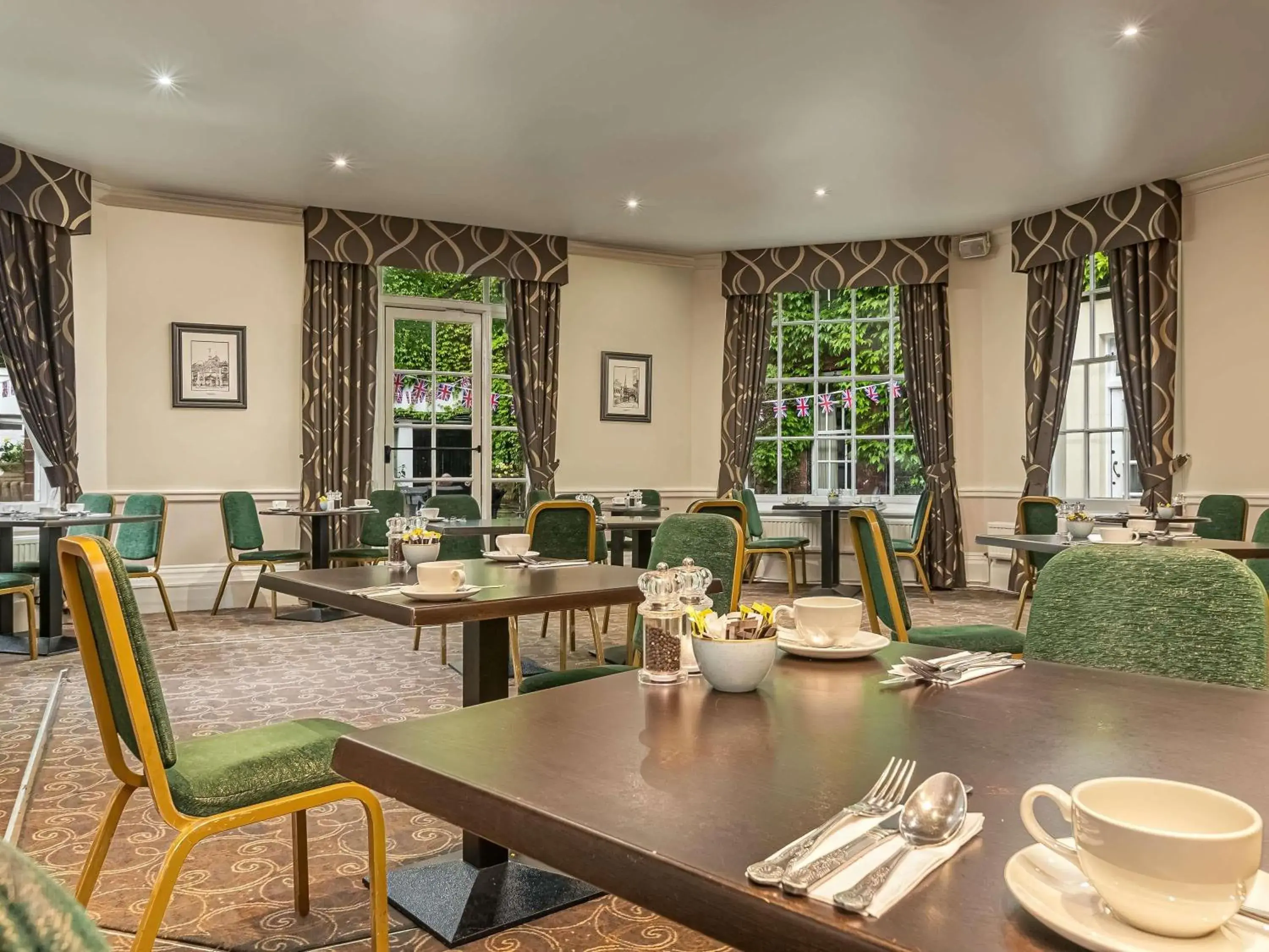 Restaurant/places to eat in Mercure Salisbury White Hart Hotel & Apartments Restaurant/places to eat in Mercure Salisbury White Hart Hotel & Apartments