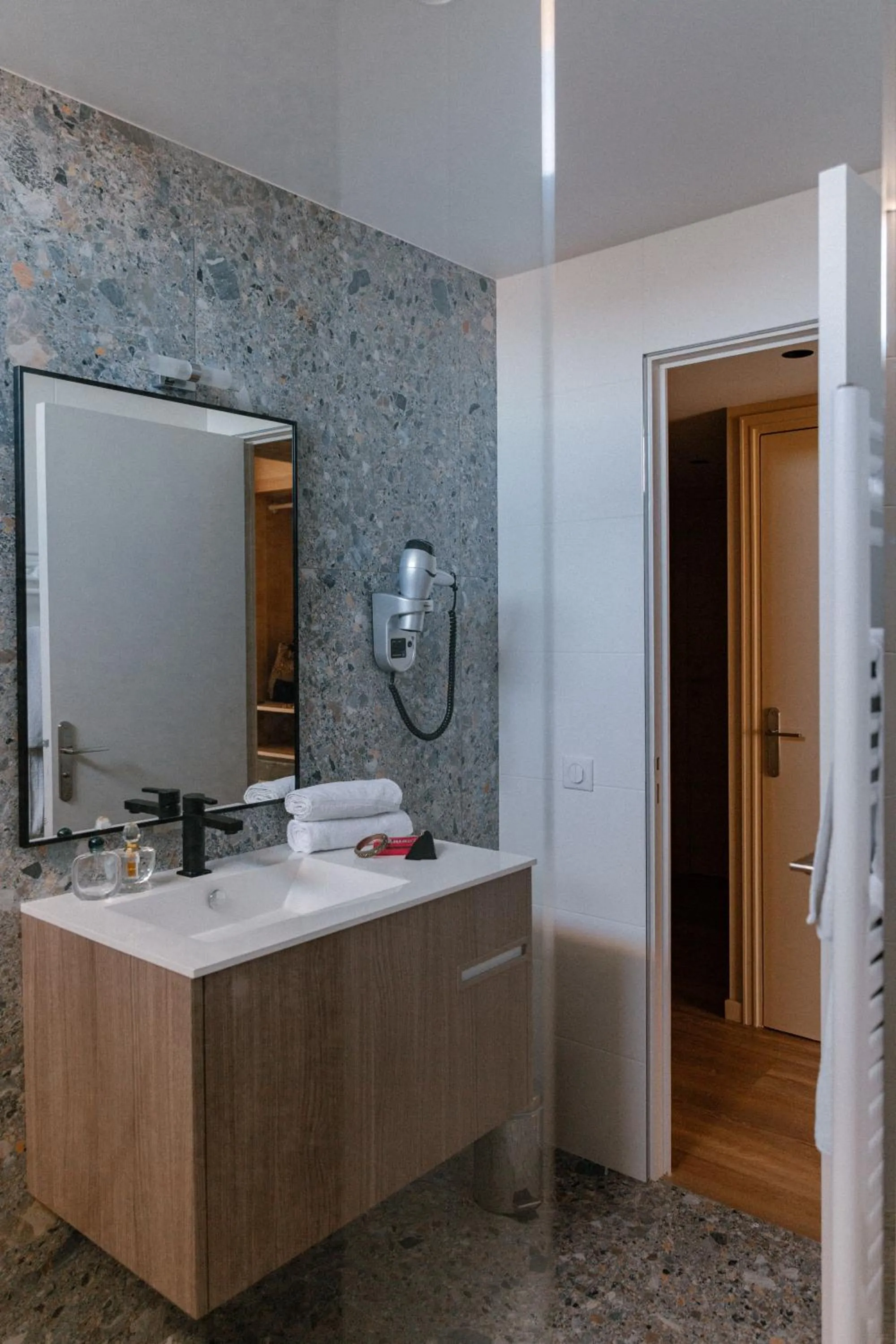 Shower in Résidence Châteauneuf