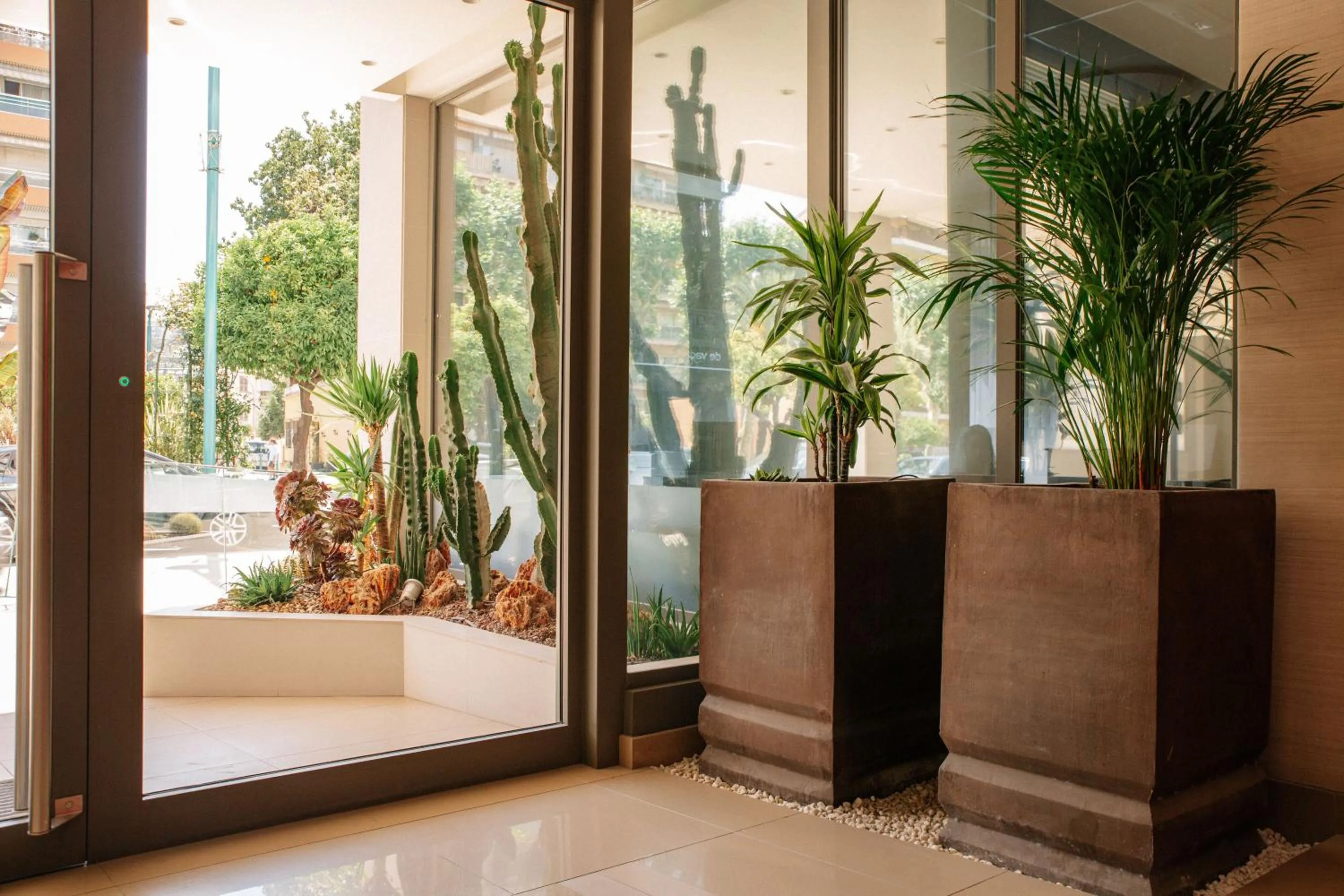 Facade/entrance in Résidence Châteauneuf