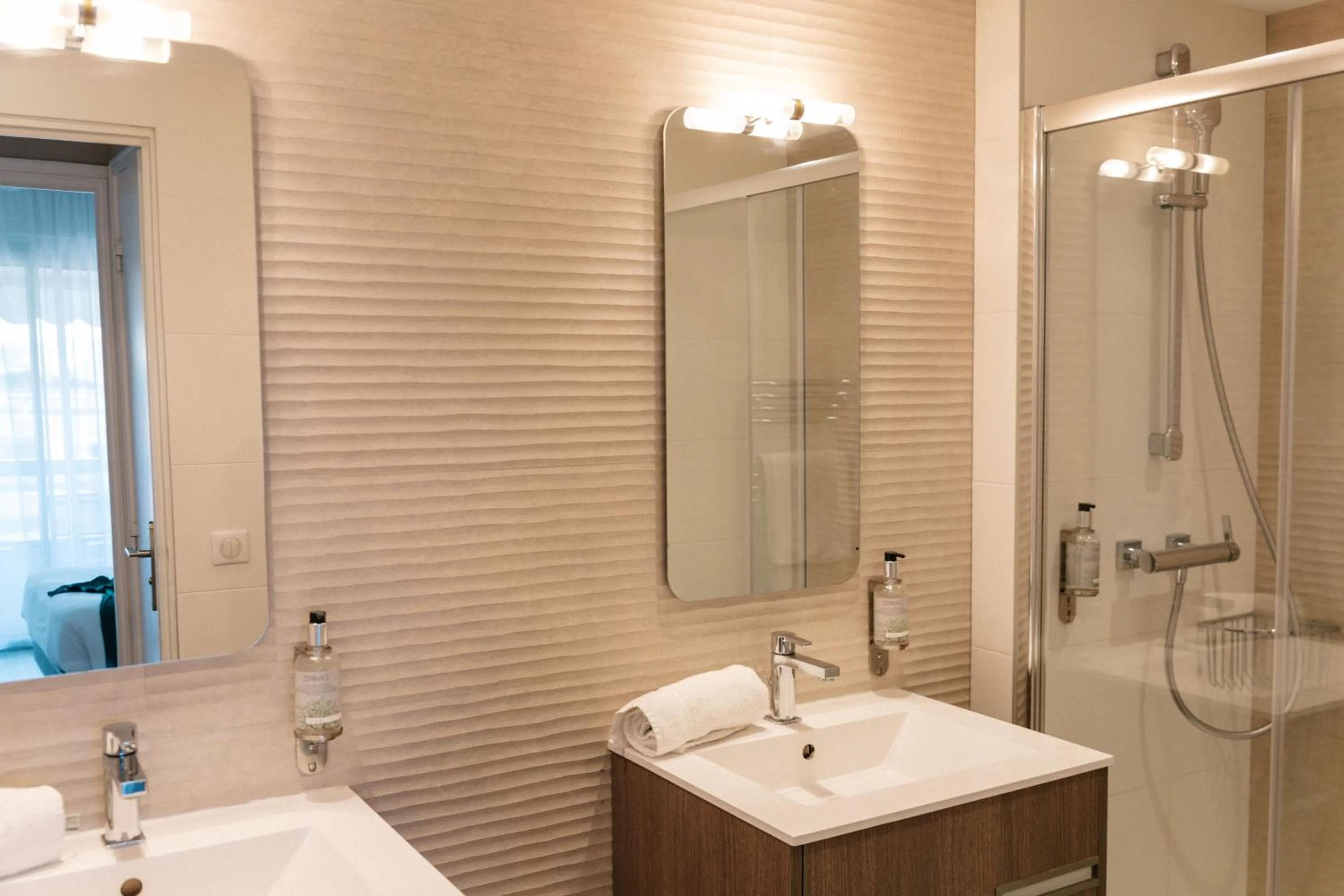 Shower in Résidence Châteauneuf