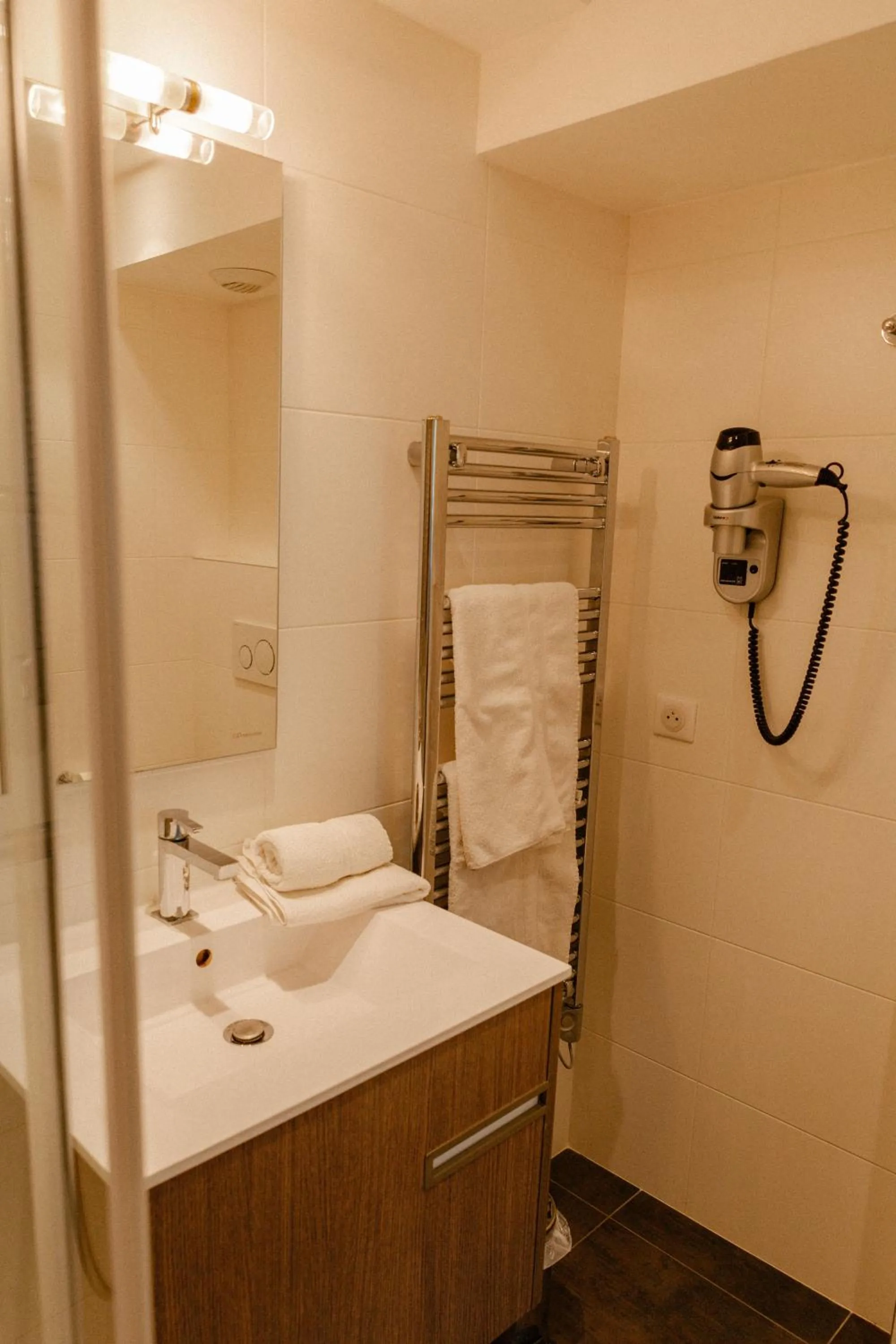 Shower in Résidence Châteauneuf