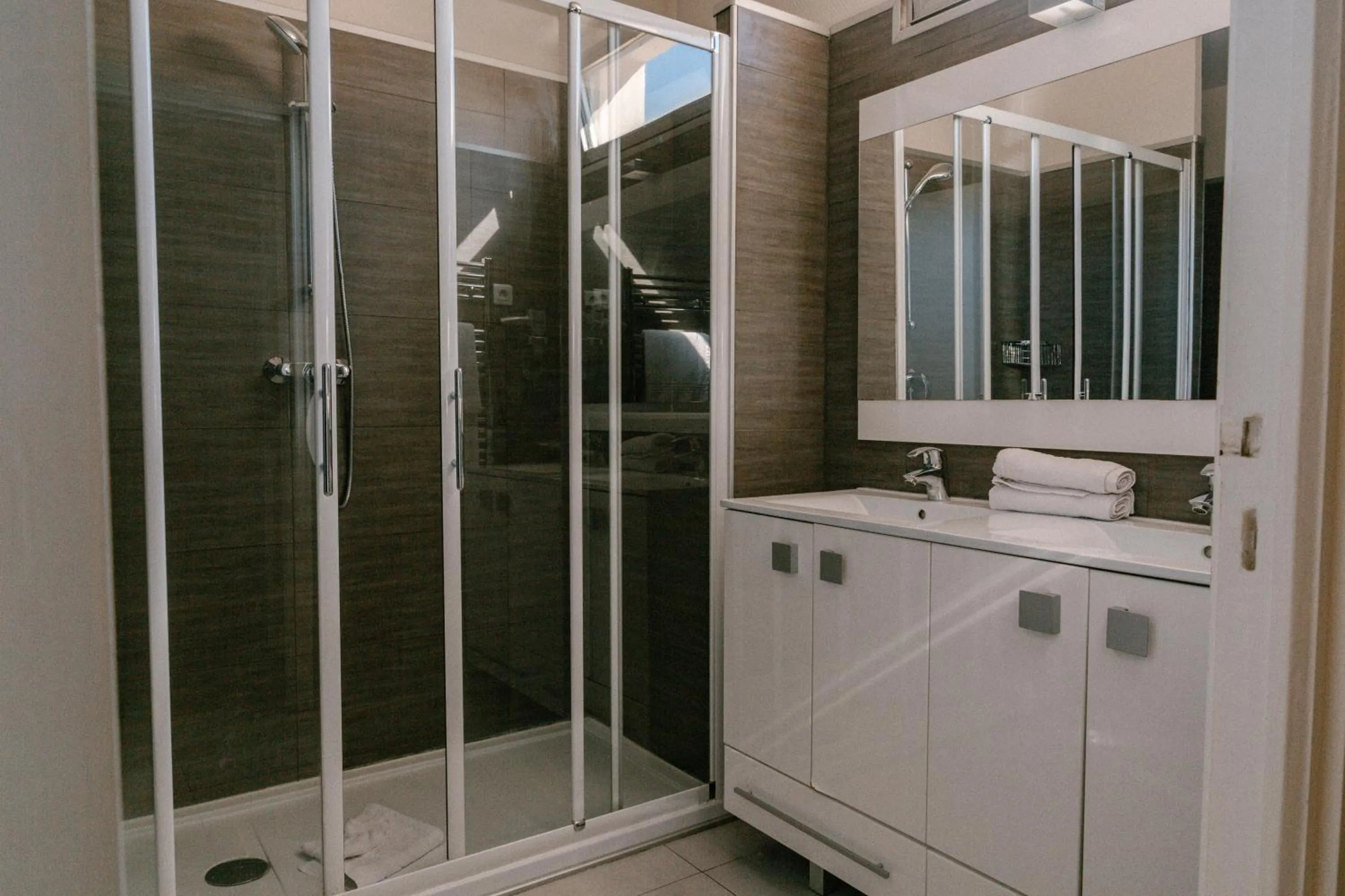 Shower in Résidence Châteauneuf