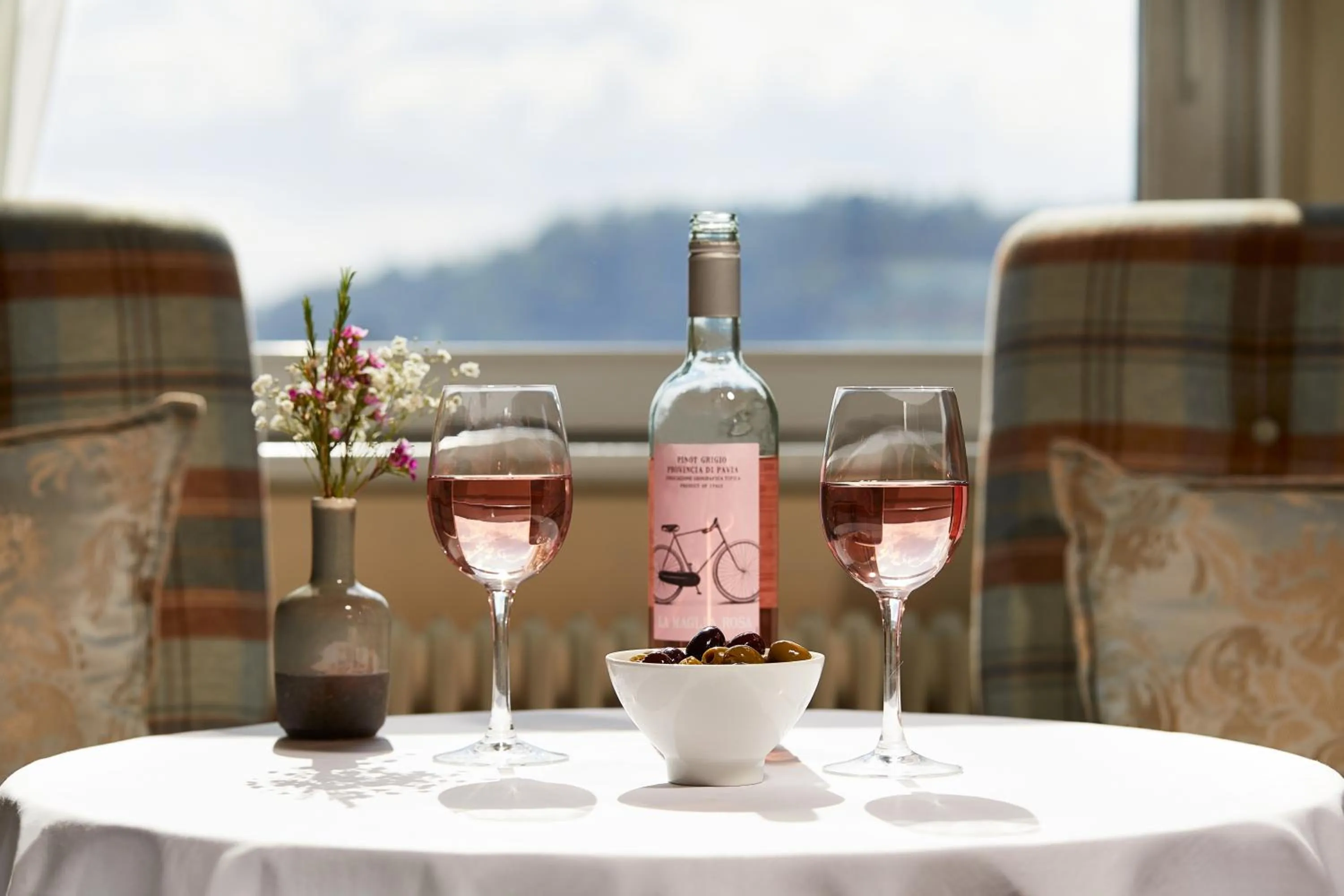 Food and drinks in Macdonald Old England Hotel & Spa