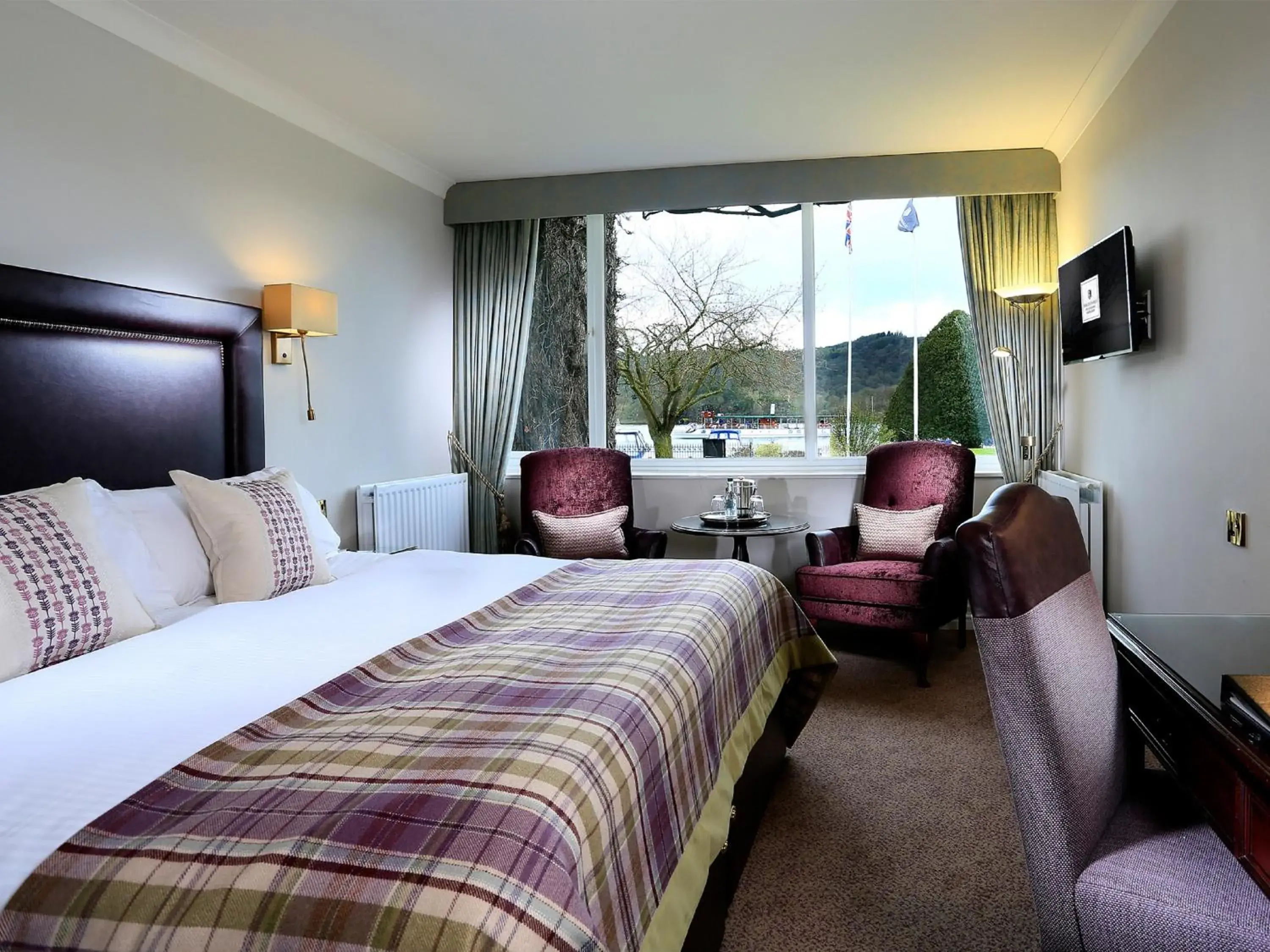 Bed in Macdonald Old England Hotel & Spa Bed in Macdonald Old England Hotel & Spa