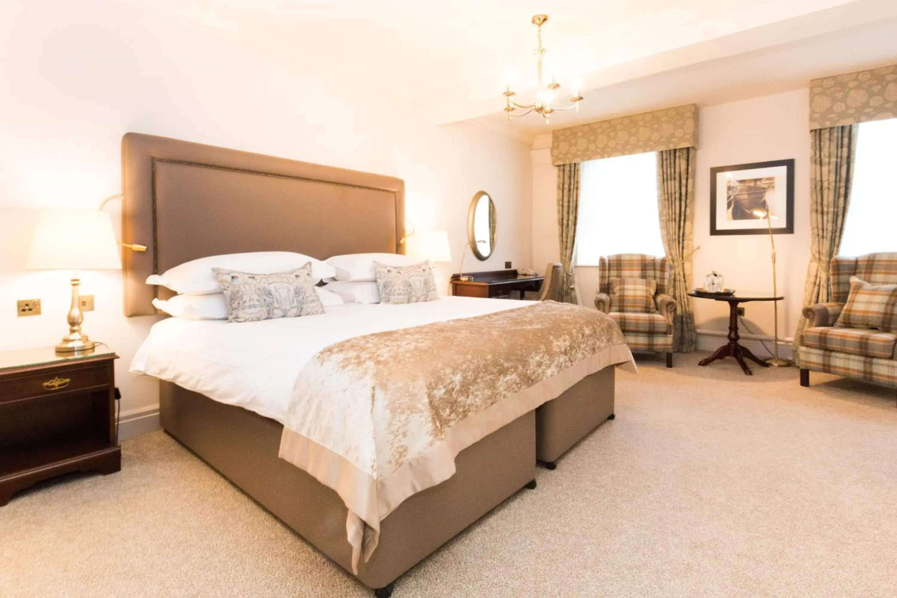 Bed in Macdonald Old England Hotel & Spa Bed in Macdonald Old England Hotel & Spa