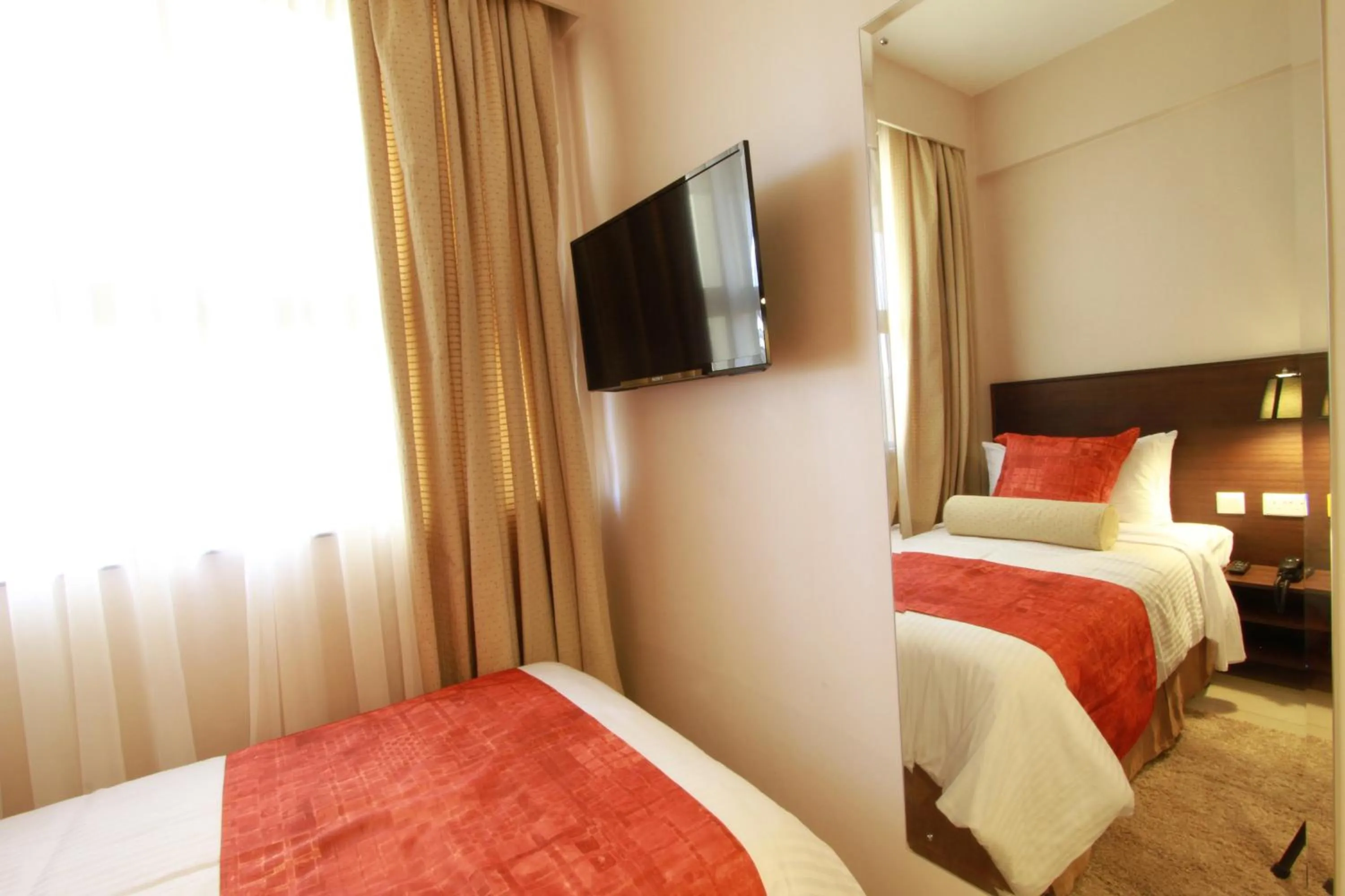 Property building, Bed in Hotel Rio