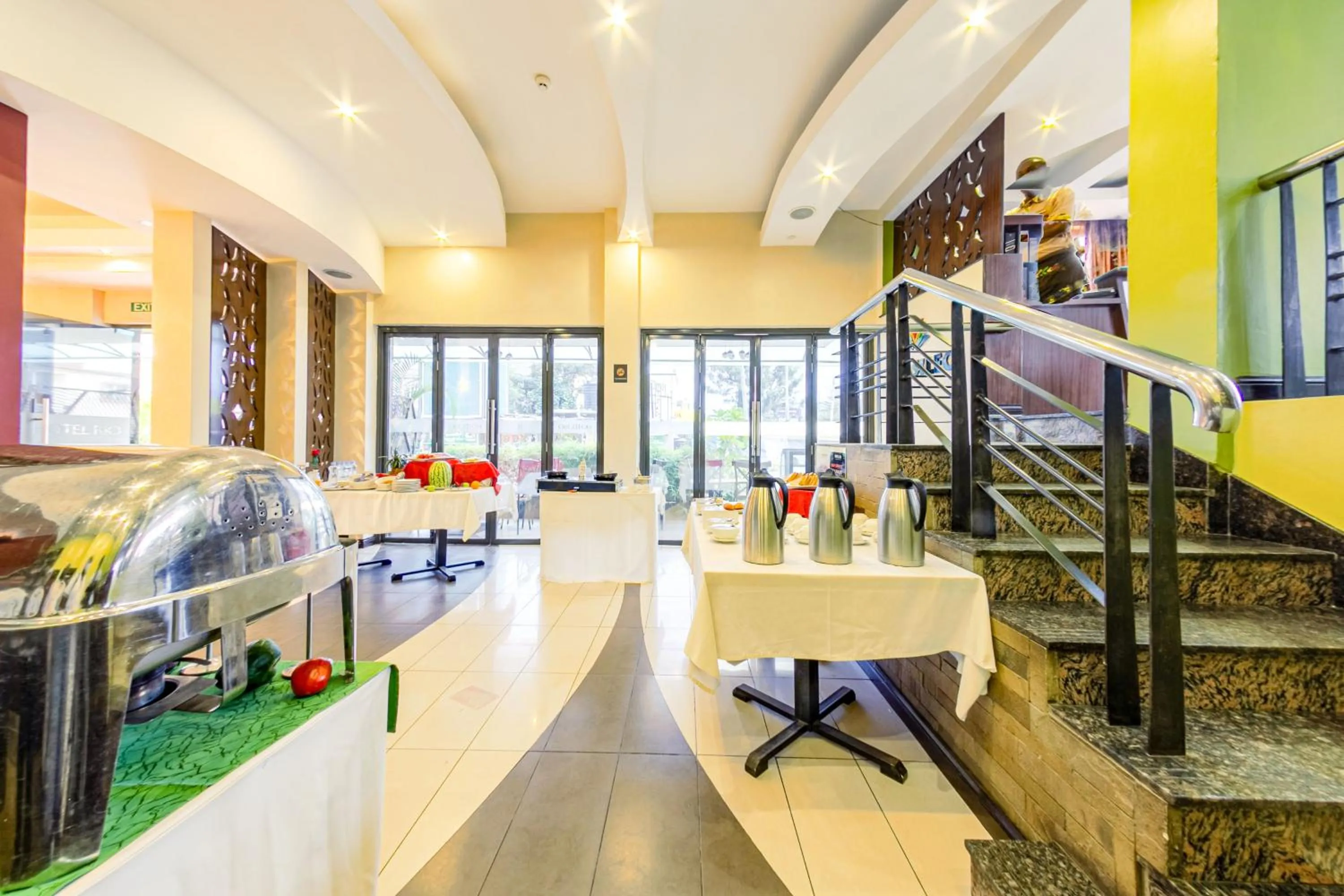 Restaurant/places to eat in Hotel Rio