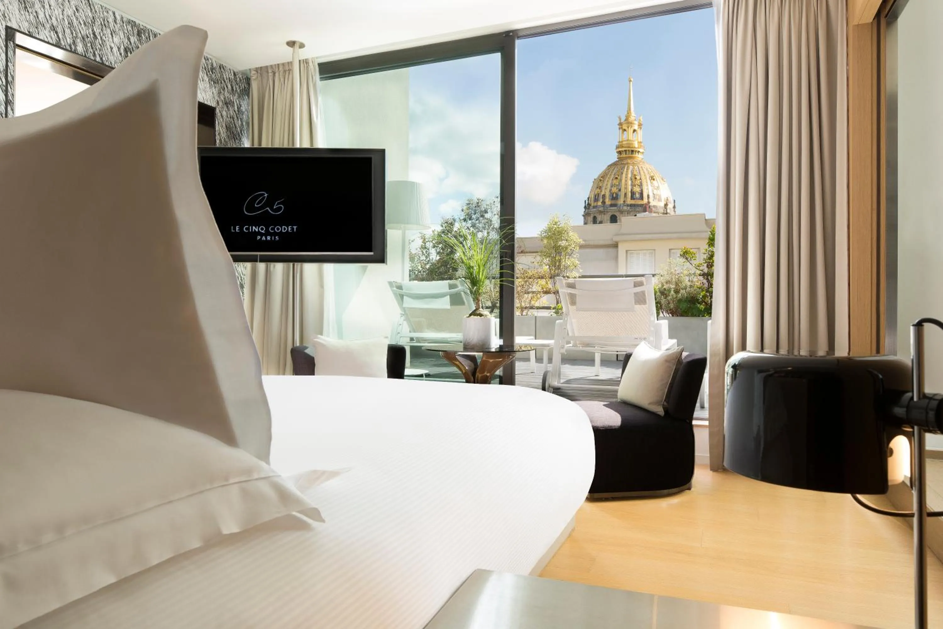 Bedroom, Bed in Le Cinq Codet