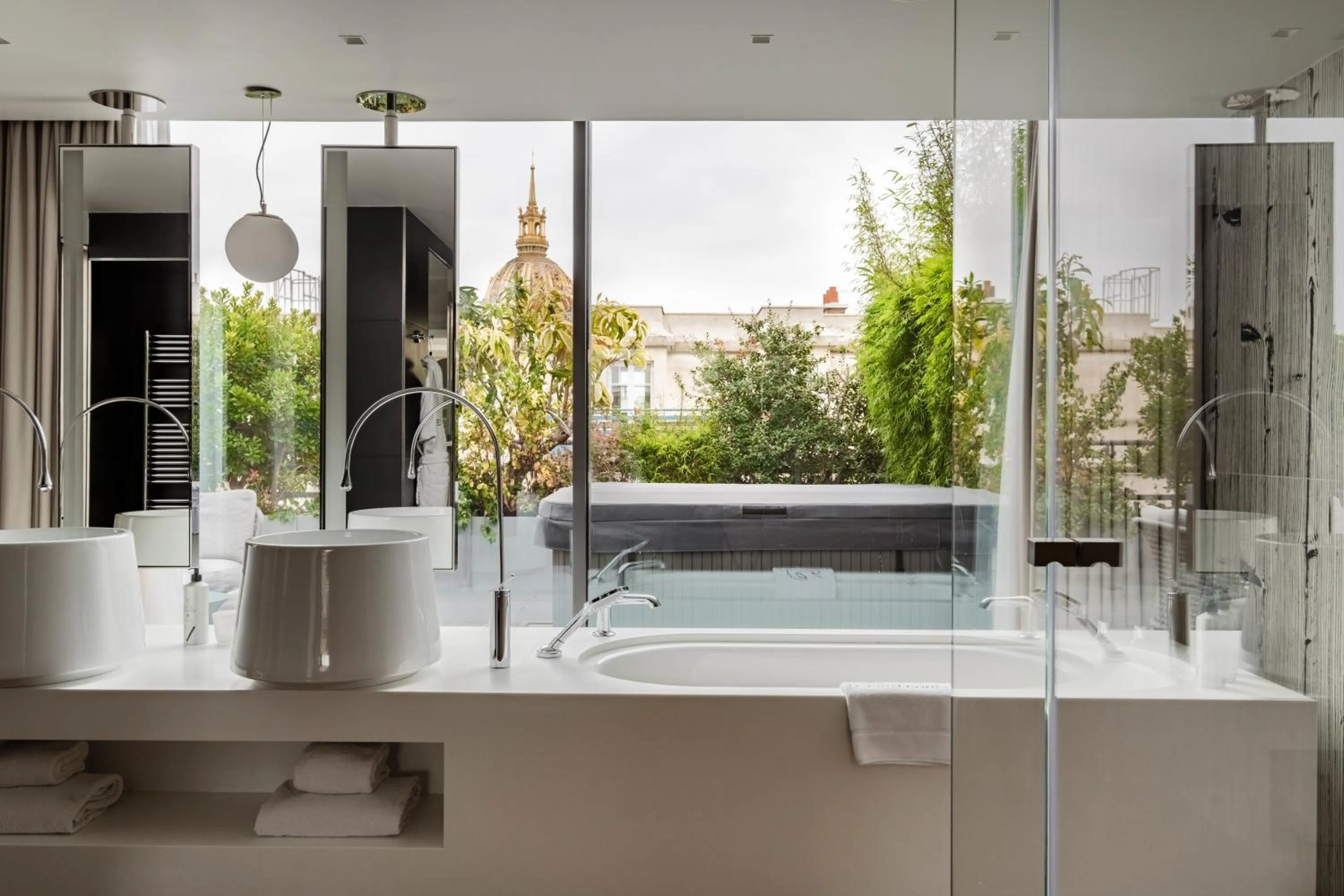 Bathroom in Le Cinq Codet