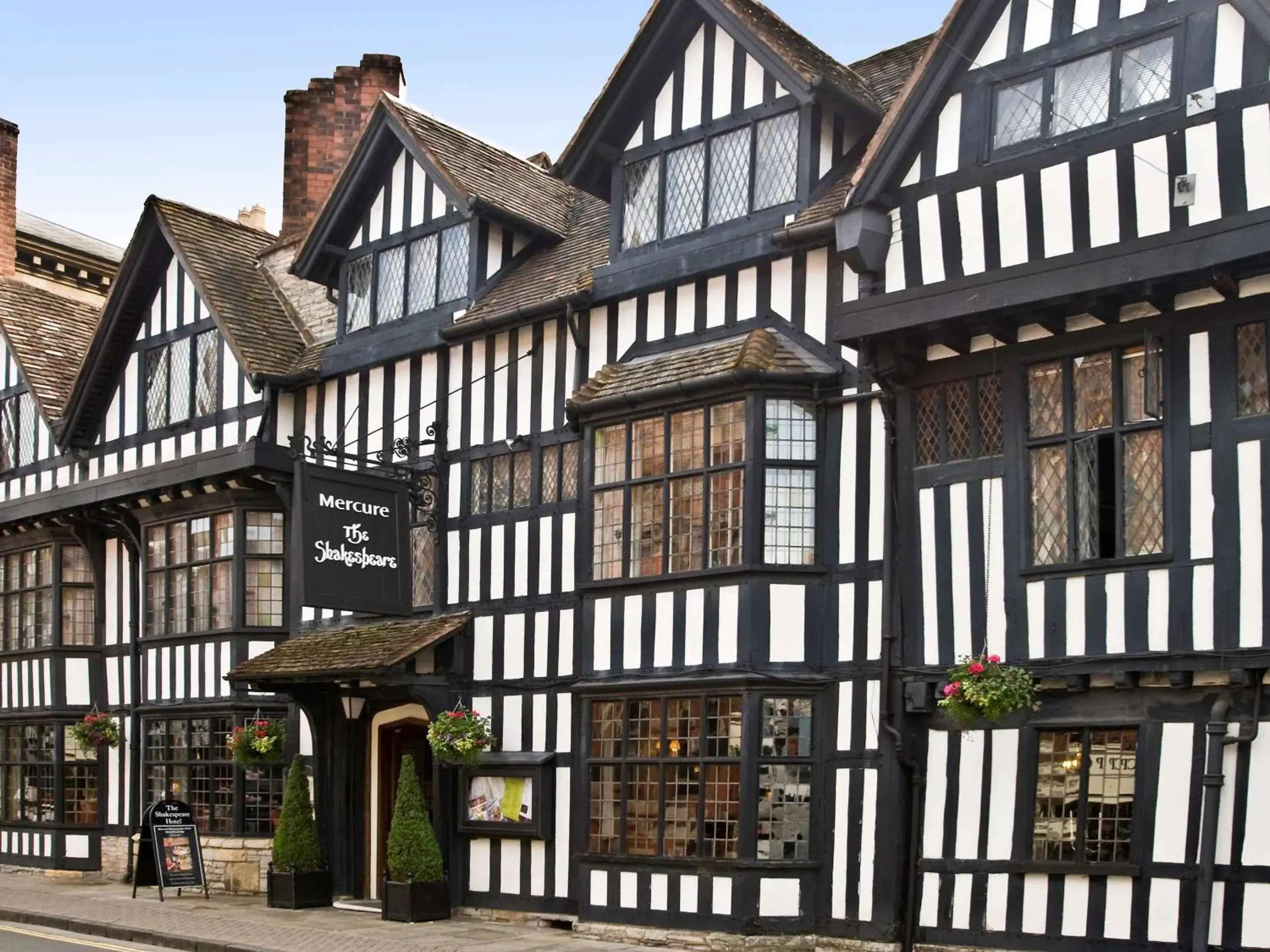 Property Building in Mercure Stratford Upon Avon Shakespeare Hotel