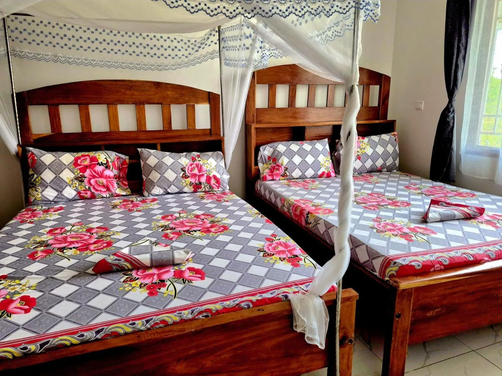 Bedroom, Bed in African Dream Cottages - Diani Beach