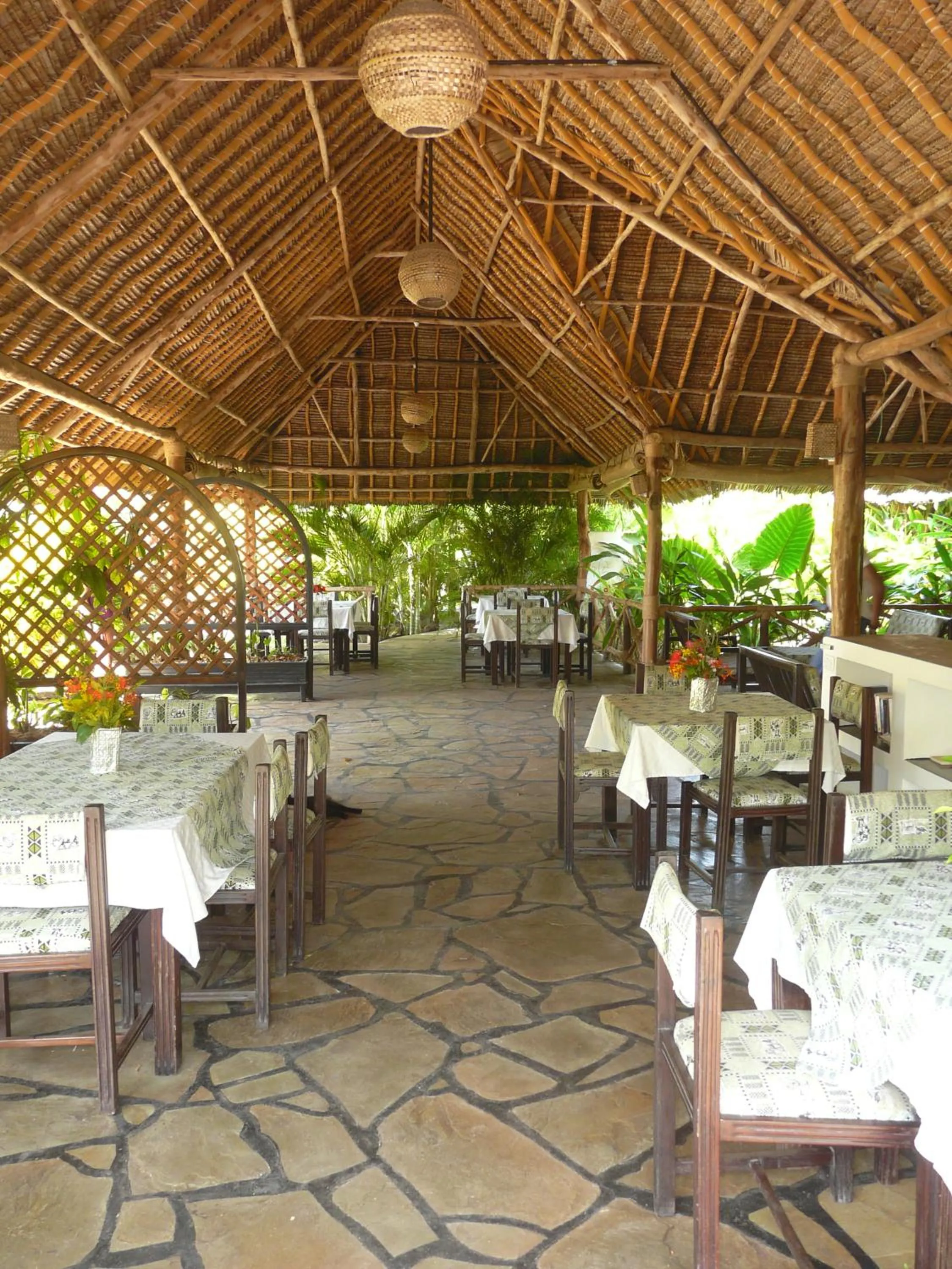 Restaurant/places to eat in African Dream Cottages - Diani Beach