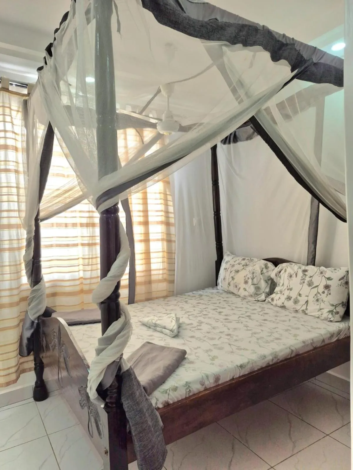 Bedroom, Bed in African Dream Cottages - Diani Beach