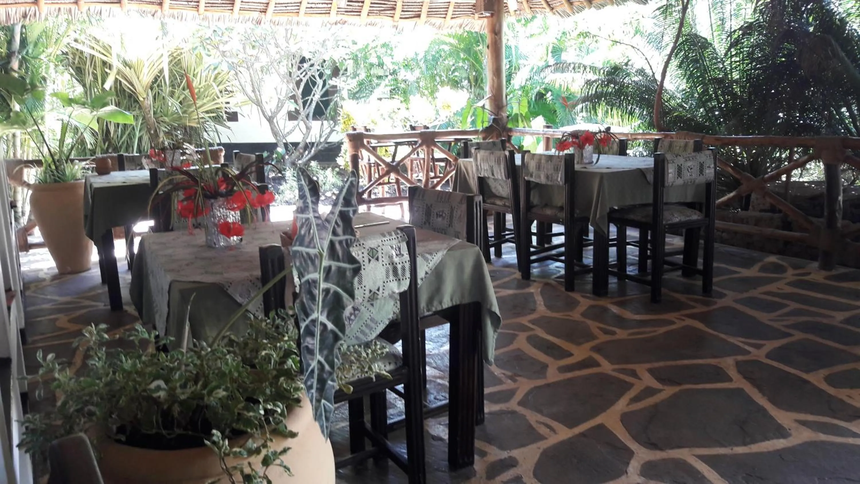 Restaurant/places to eat in African Dream Cottages - Diani Beach