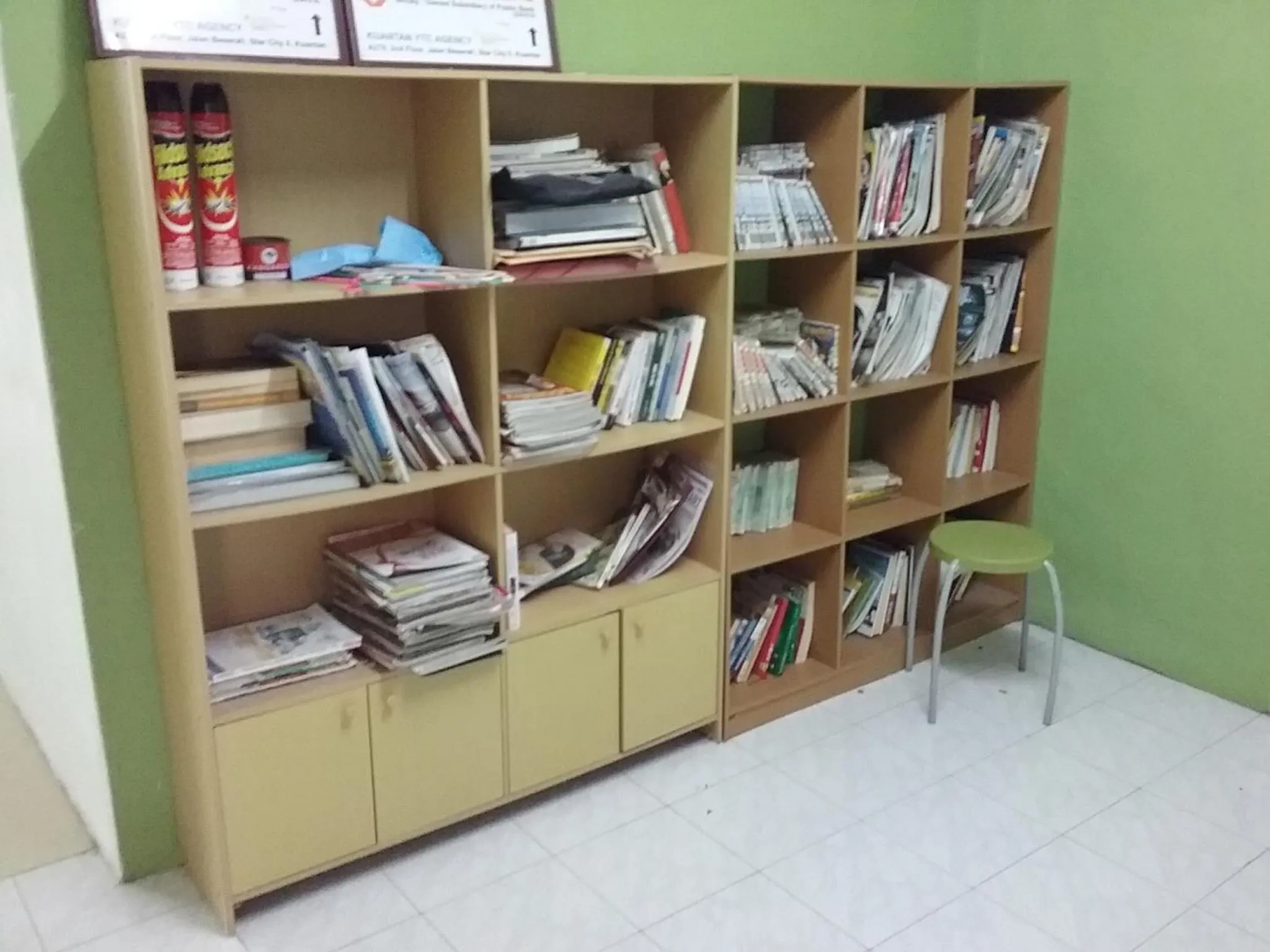 Library in Apple Boutique Homestay