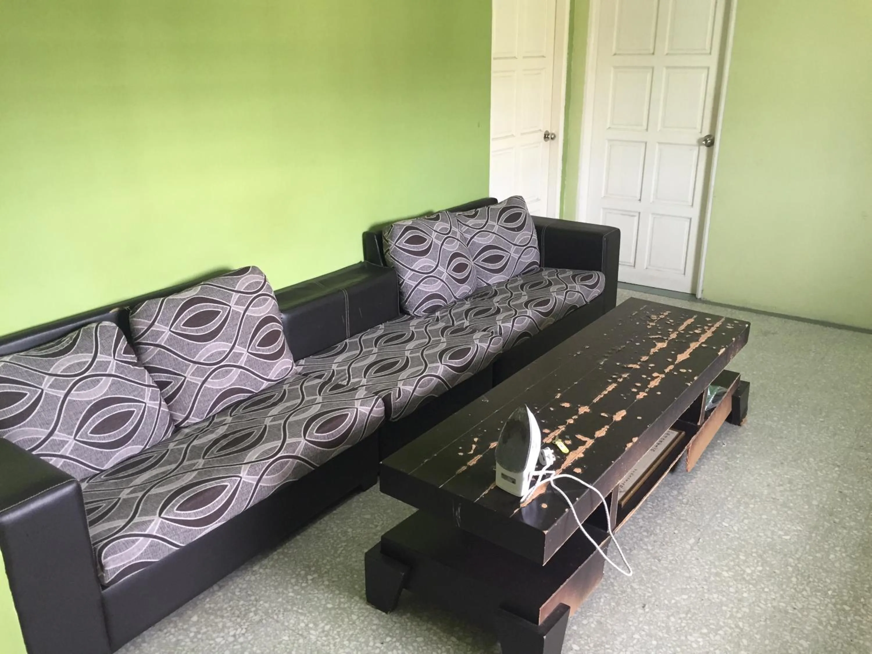 Communal lounge/ TV room in Apple Boutique Homestay