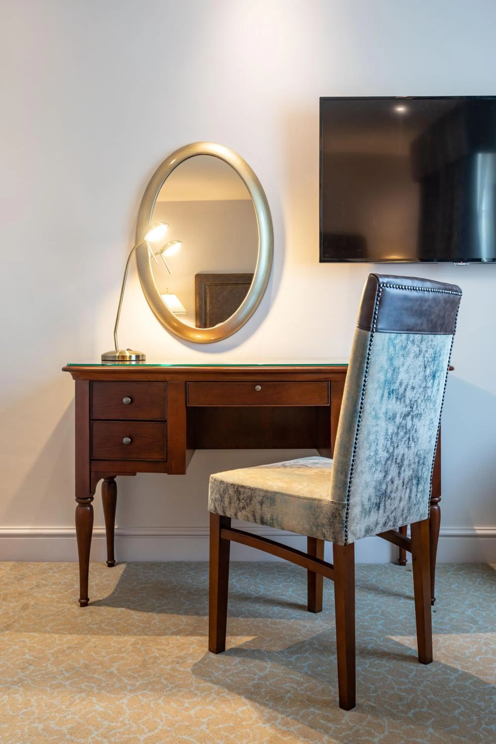 Bedroom in Swan's Nest Hotel