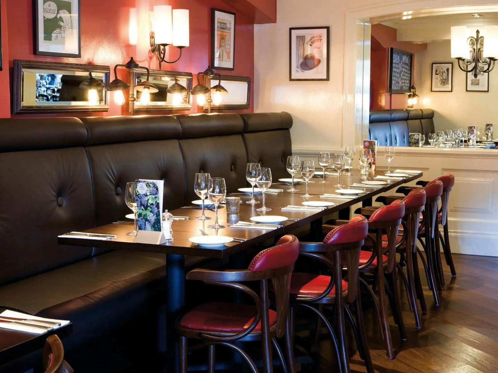 Restaurant/places to eat in Swan's Nest Hotel