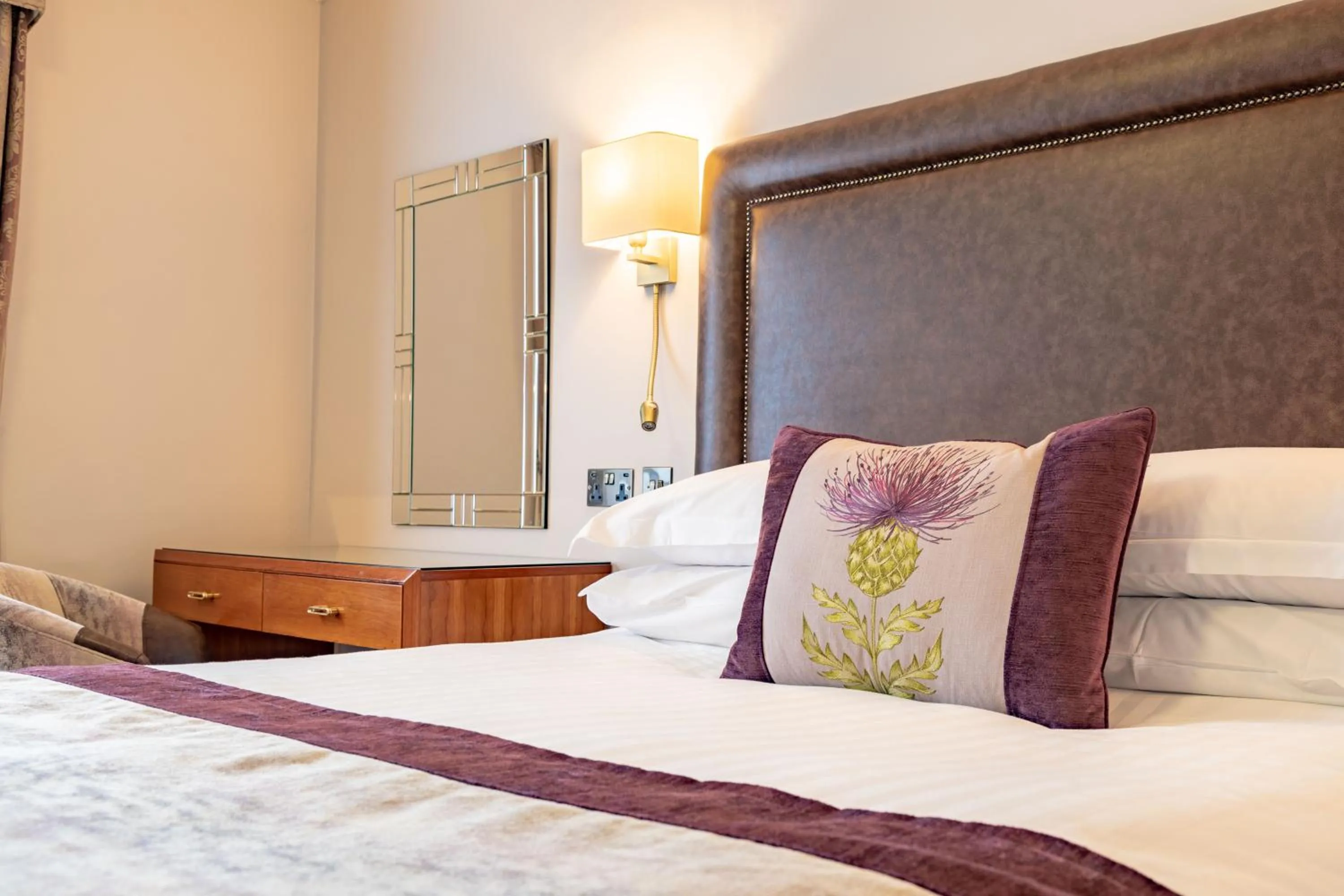 Bedroom, Bed in Swan's Nest Hotel