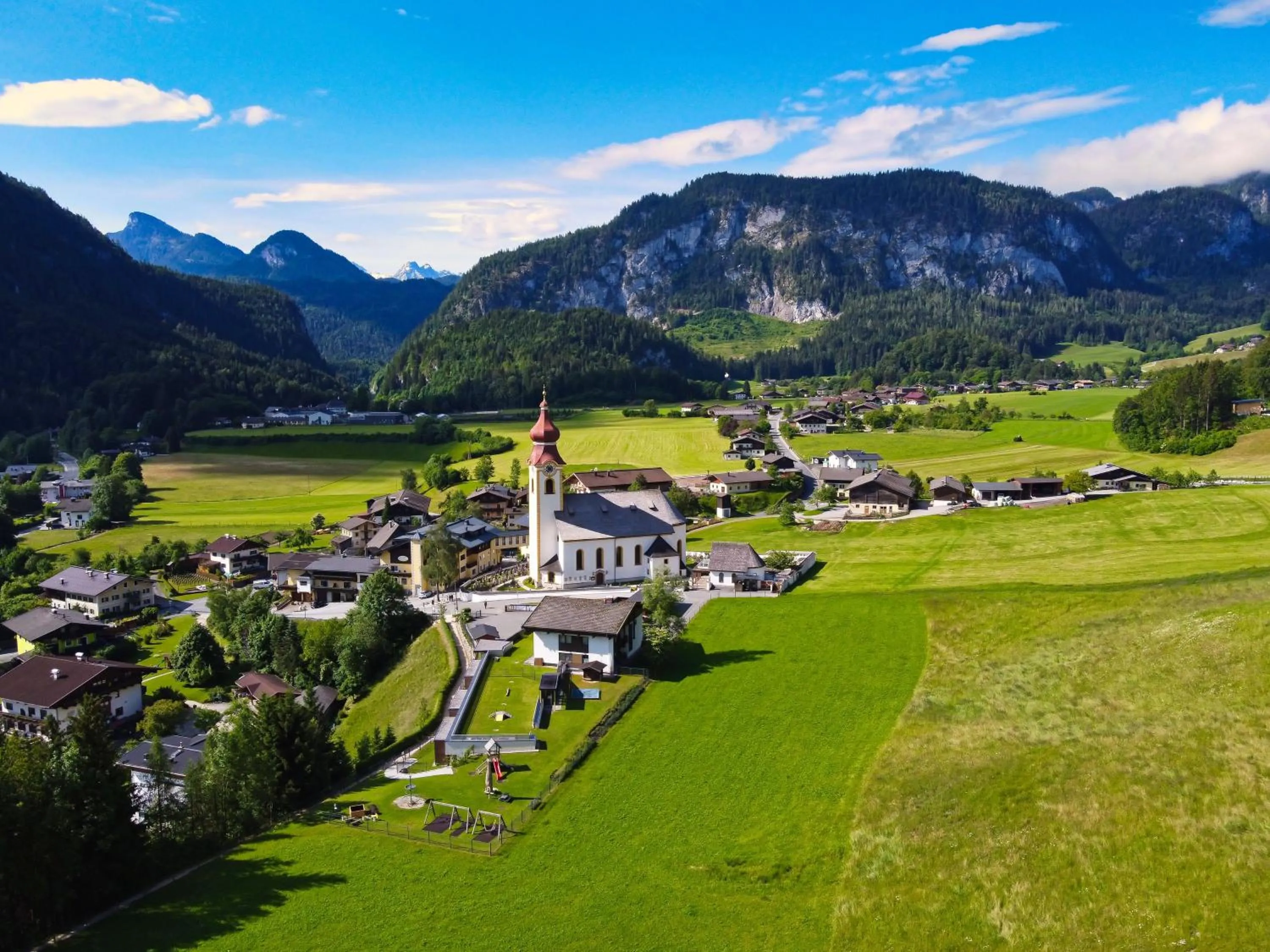 Property building in Dorfcafe Unken Hotelpension sWirtshaus im Dorf