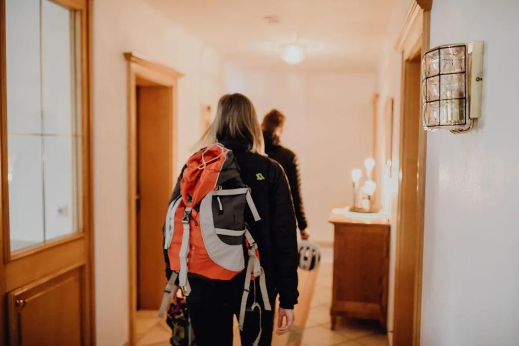 Hiking in Dorfcafe Unken Hotelpension sWirtshaus im Dorf